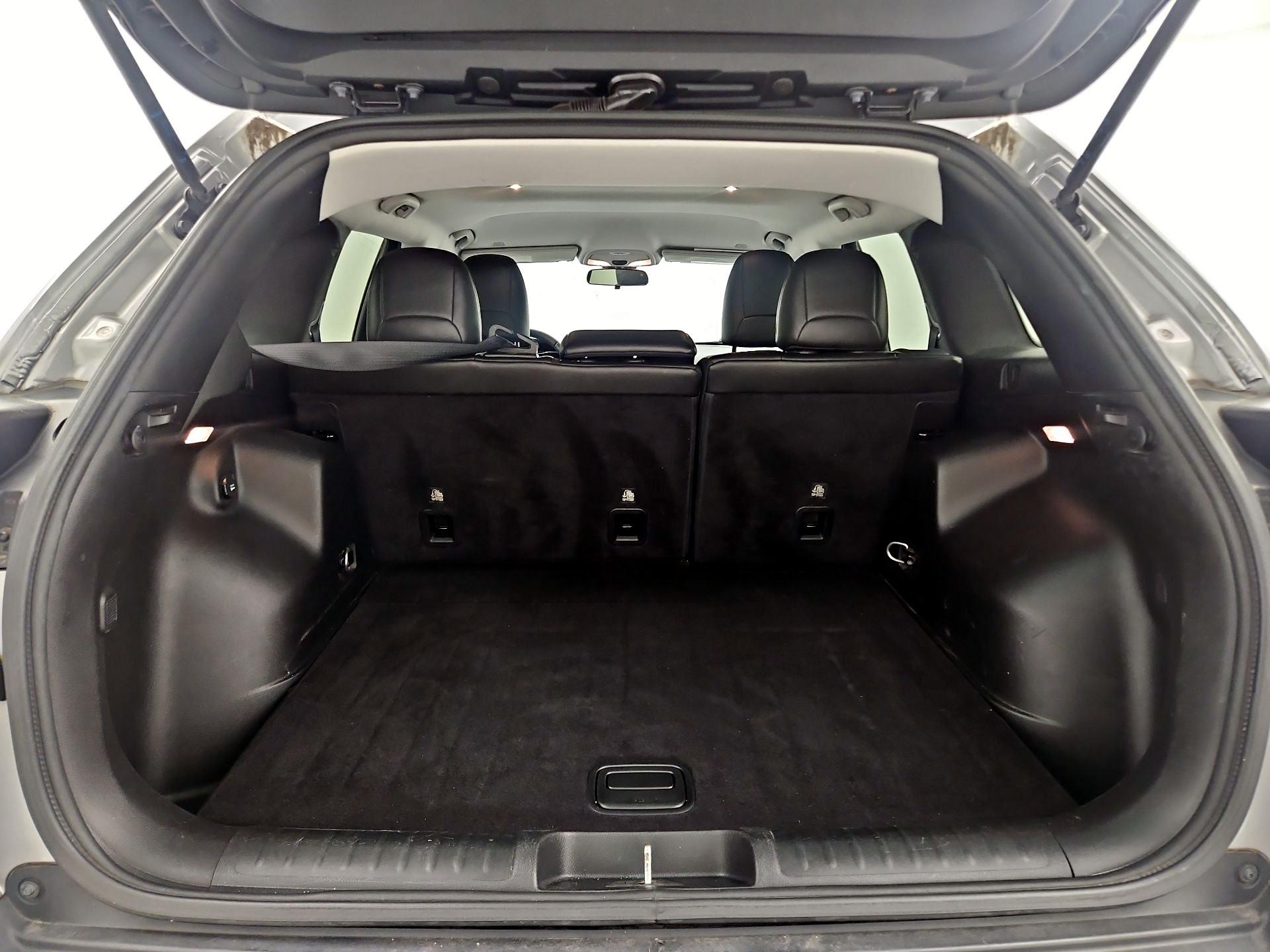 Thumbnail: 2019 Jeep Cherokee - 20