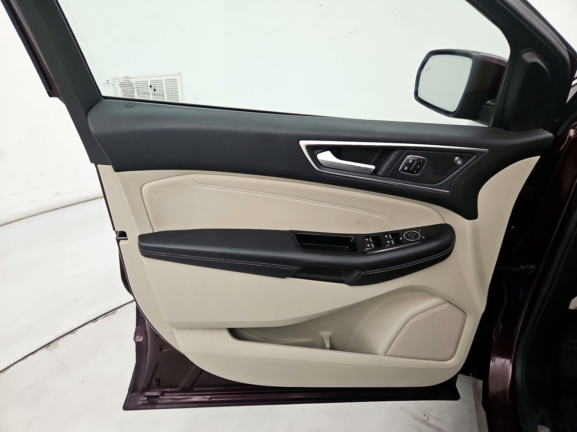 Thumbnail: 2020 Ford Edge - 12