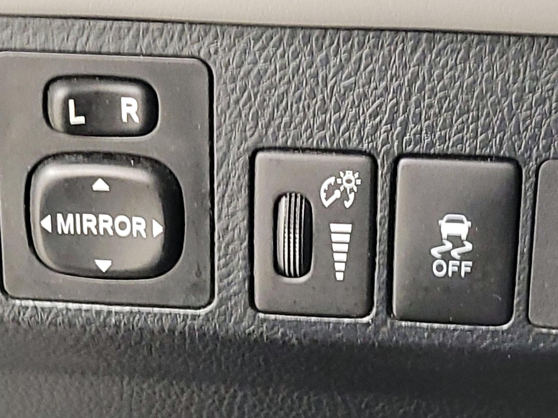 Thumbnail: 2013 Toyota RAV4 - 13