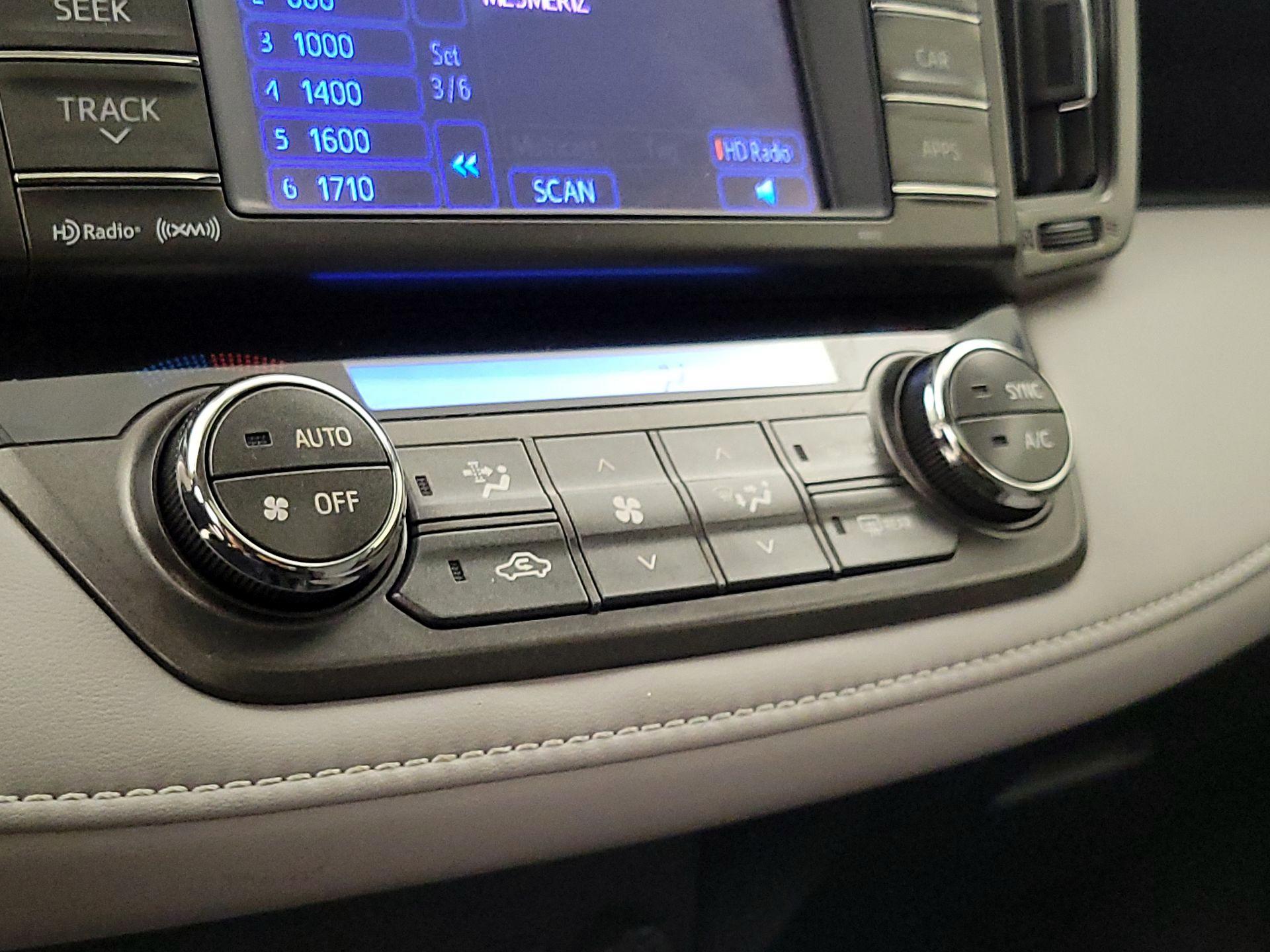 Thumbnail: 2013 Toyota RAV4 - 16