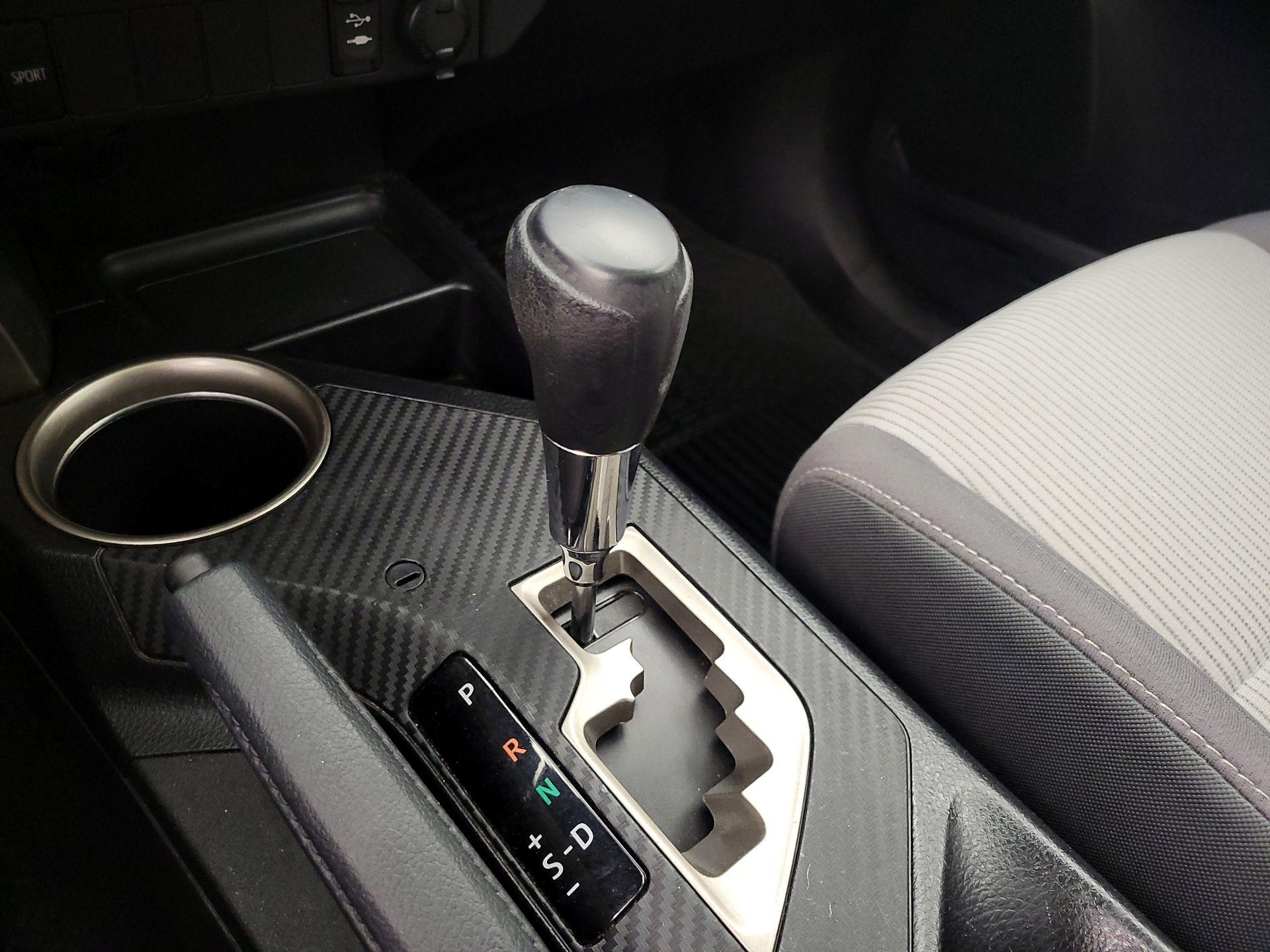 Thumbnail: 2013 Toyota RAV4 - 17