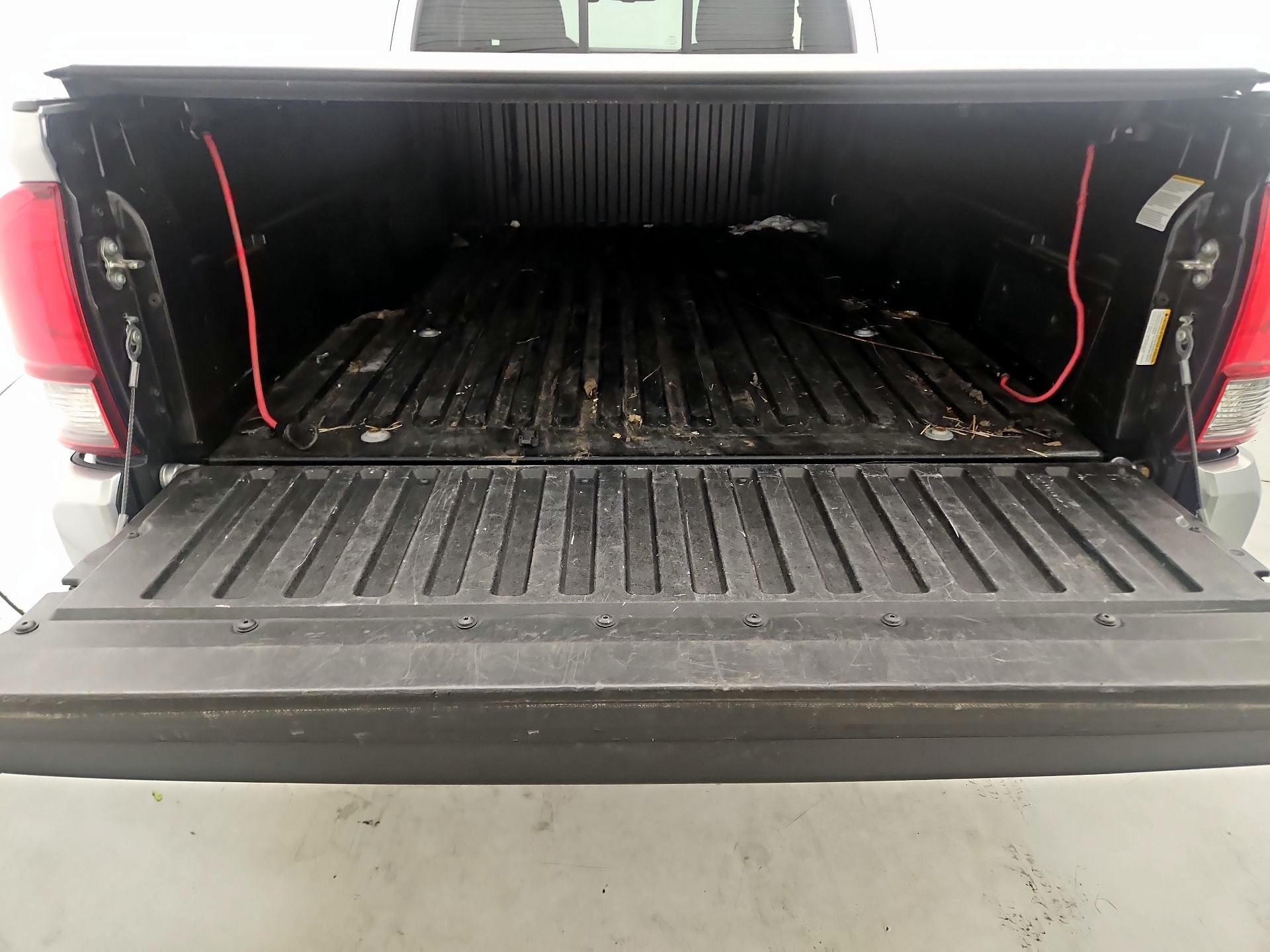 Thumbnail: 2019 Toyota Tacoma - 20
