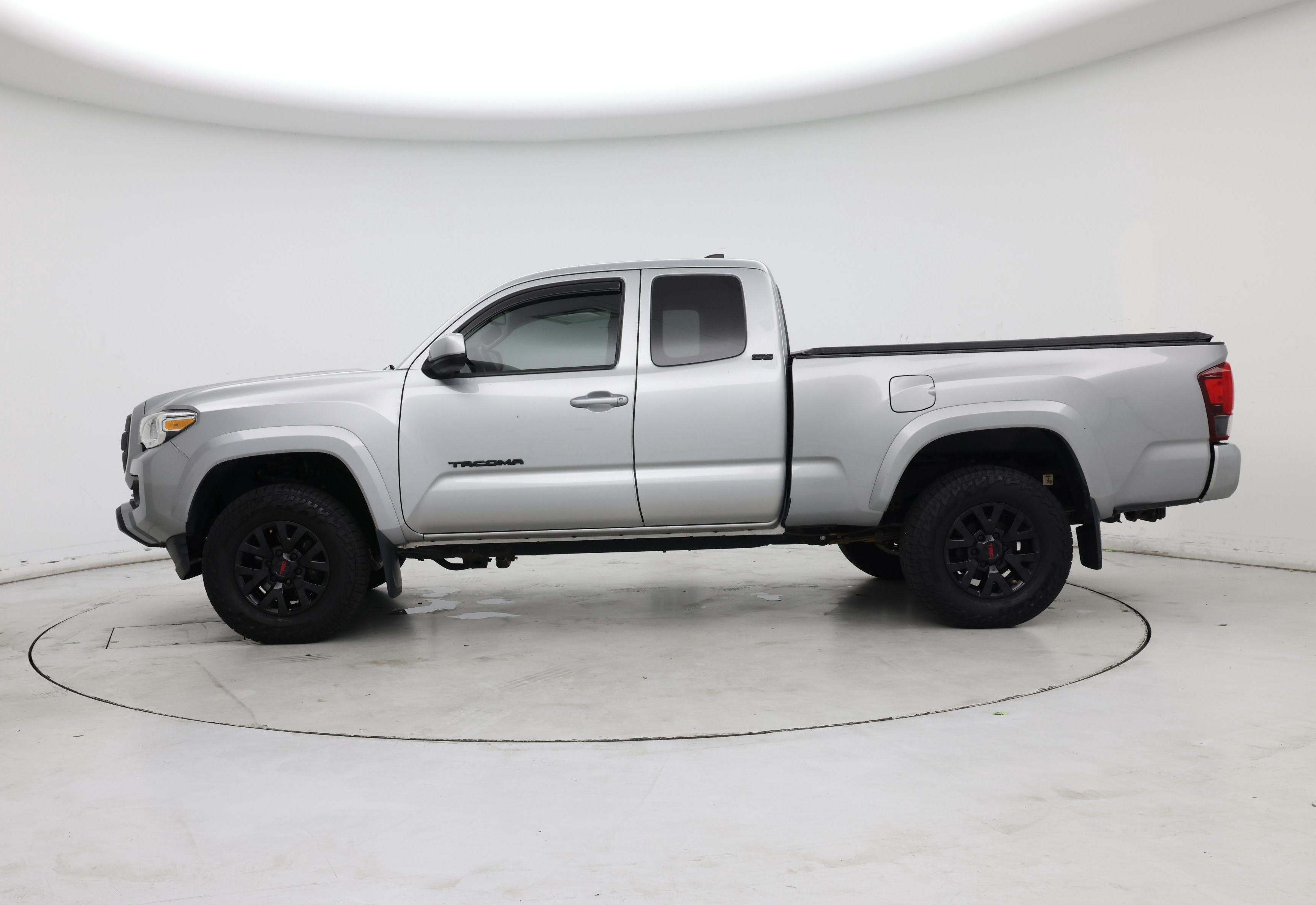 Thumbnail: 2019 Toyota Tacoma - 3