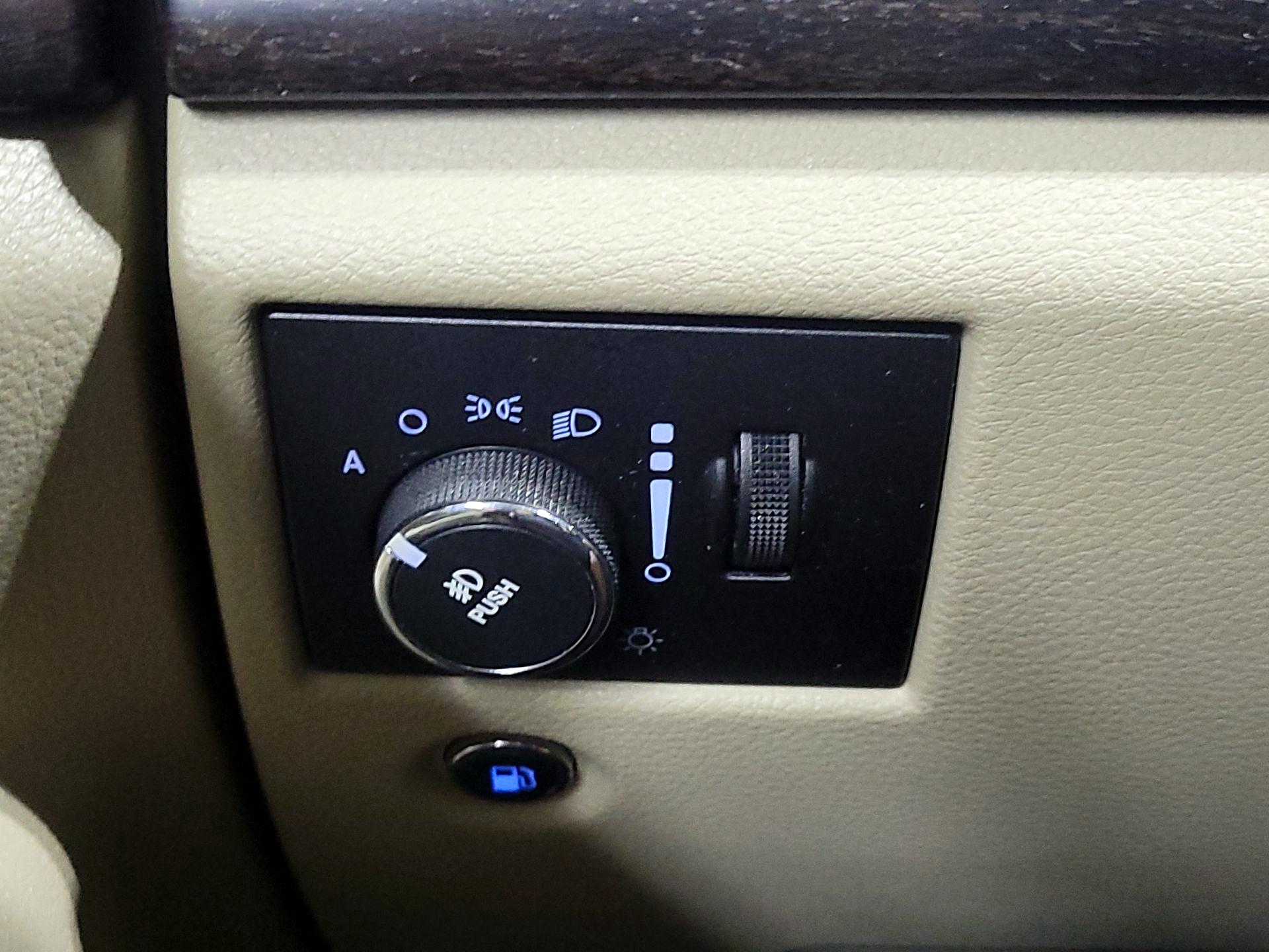Thumbnail: 2014 Jeep Grand Cherokee - 13