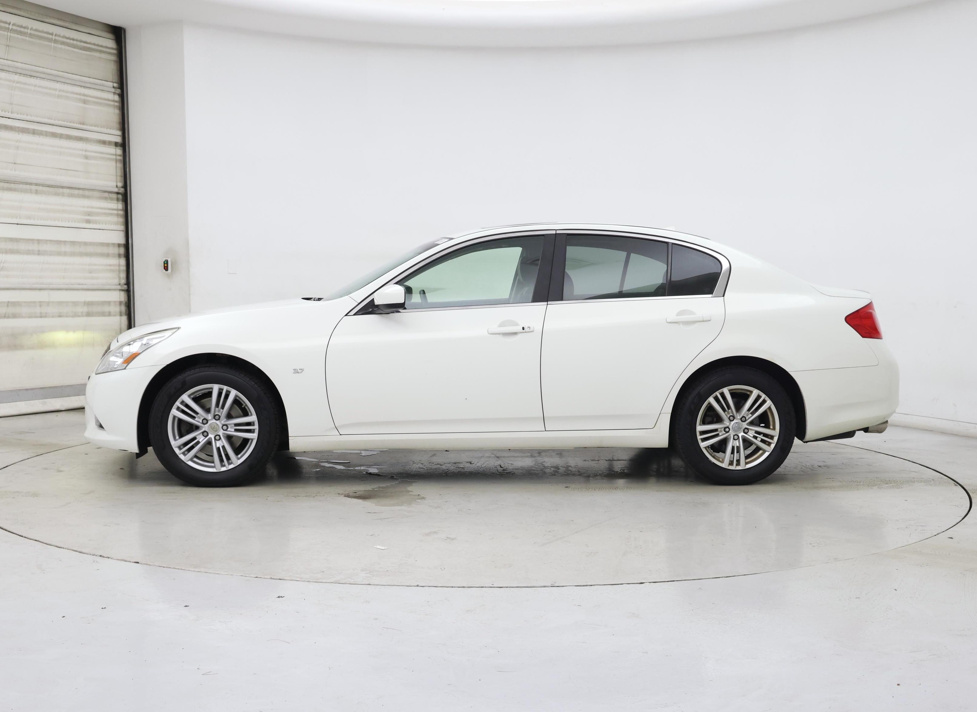 Thumbnail: 2015 INFINITI  - 3