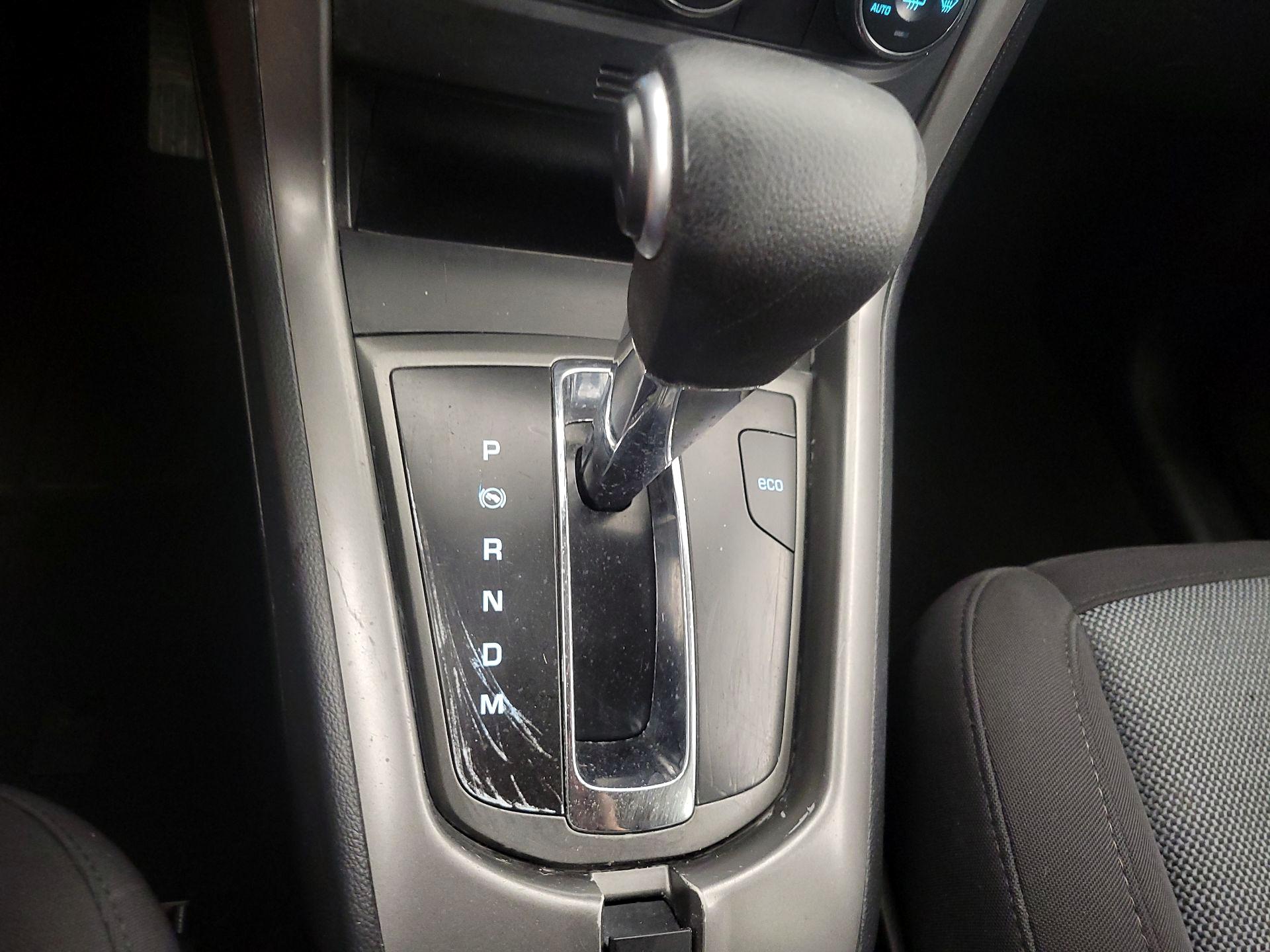 Thumbnail: 2014 Chevrolet Captiva Sport - 16