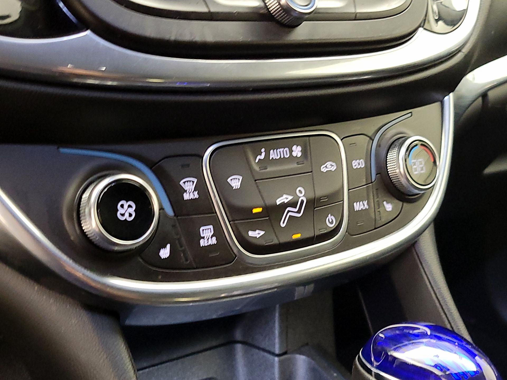 Thumbnail: 2017 Chevrolet Volt - 16