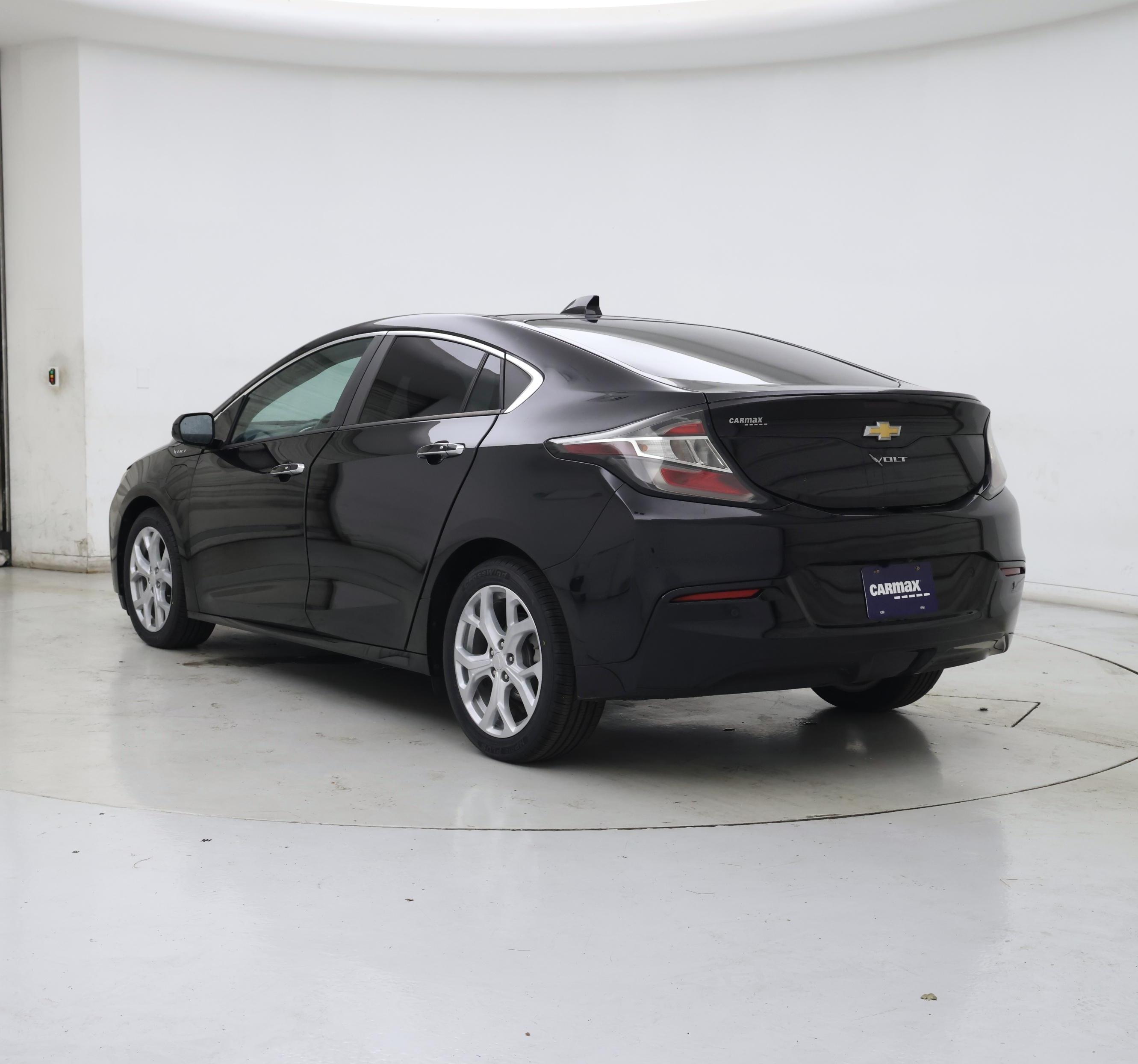 Thumbnail: 2017 Chevrolet Volt - 2
