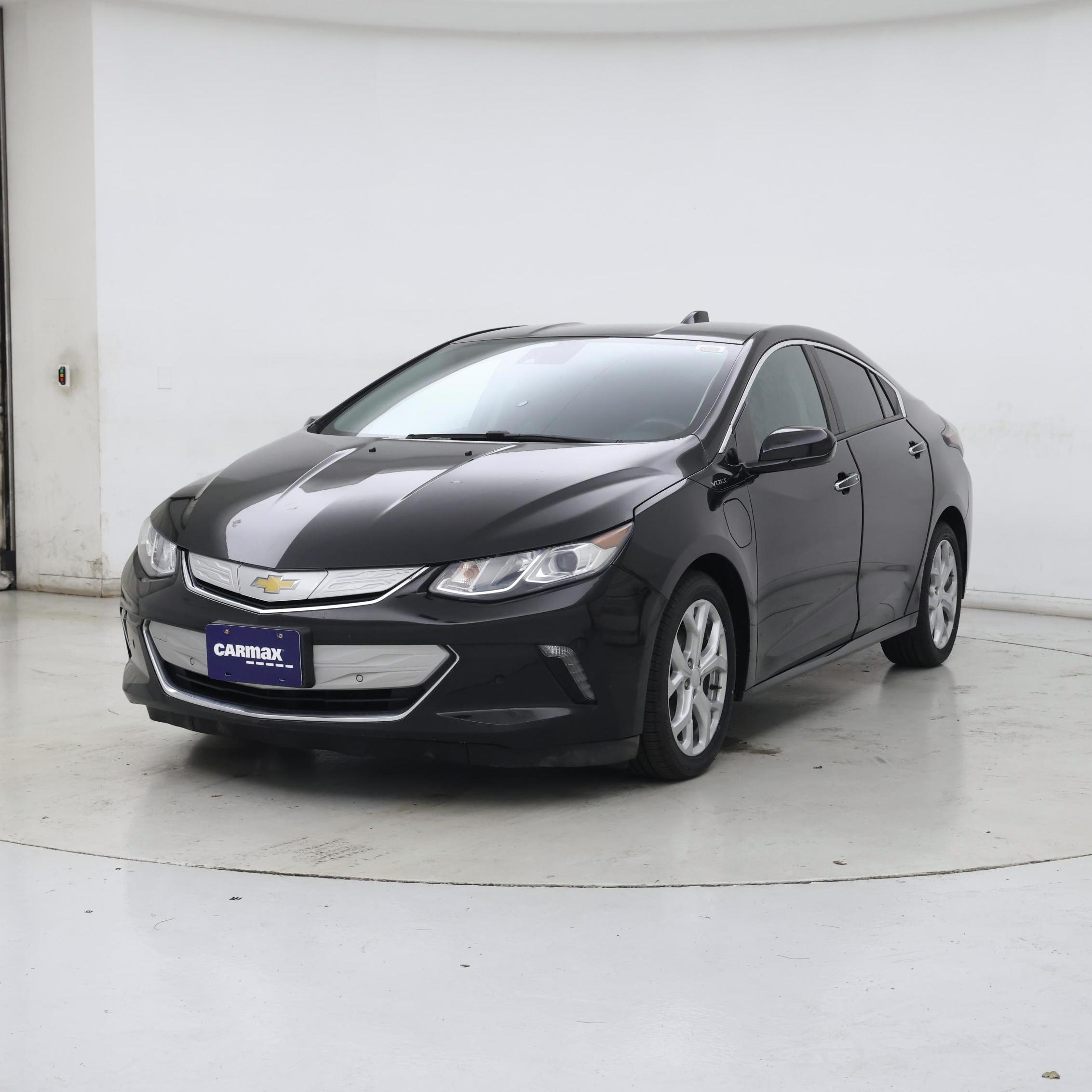 Thumbnail: 2017 Chevrolet Volt - 4