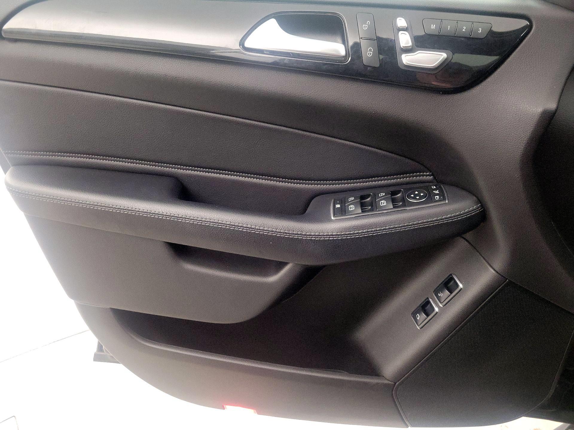 Thumbnail: 2019 Mercedes-Benz GLS - 12