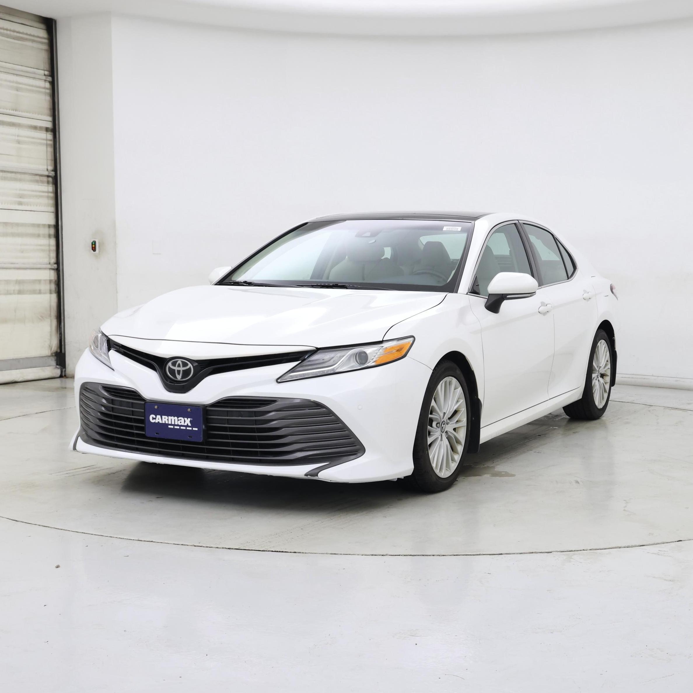 Thumbnail: 2018 Toyota Camry - 4