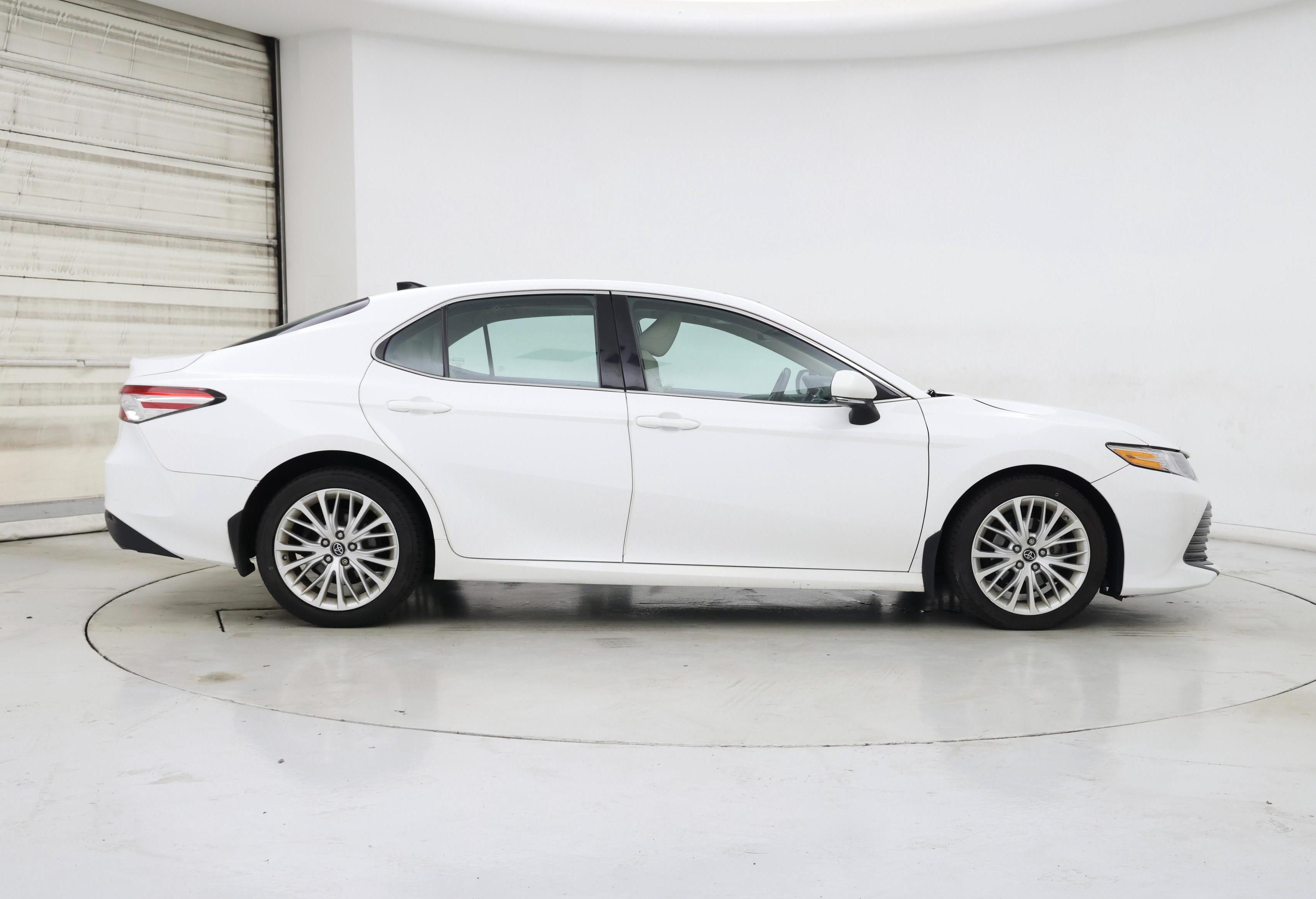 Thumbnail: 2018 Toyota Camry - 7