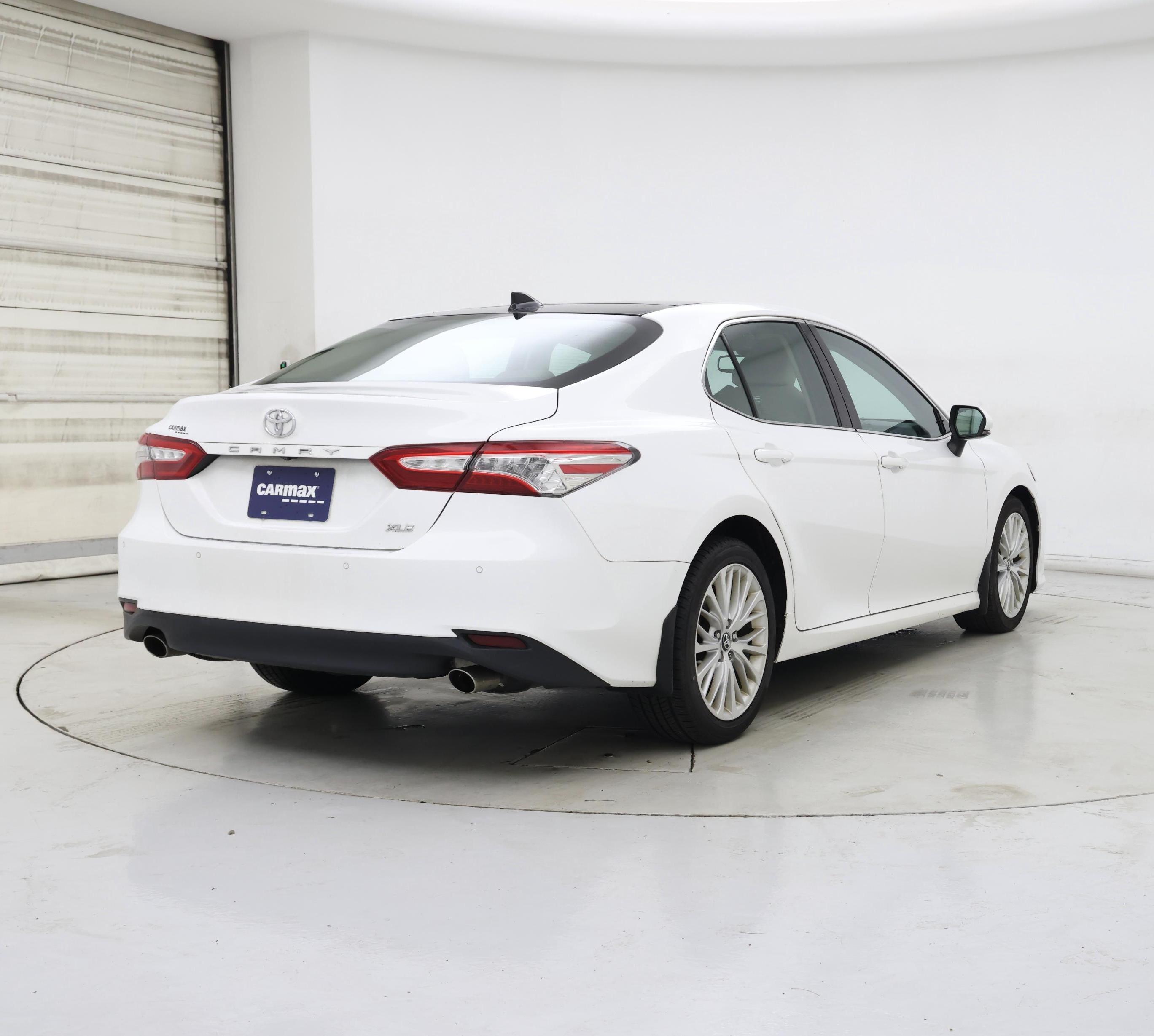 Thumbnail: 2018 Toyota Camry - 8