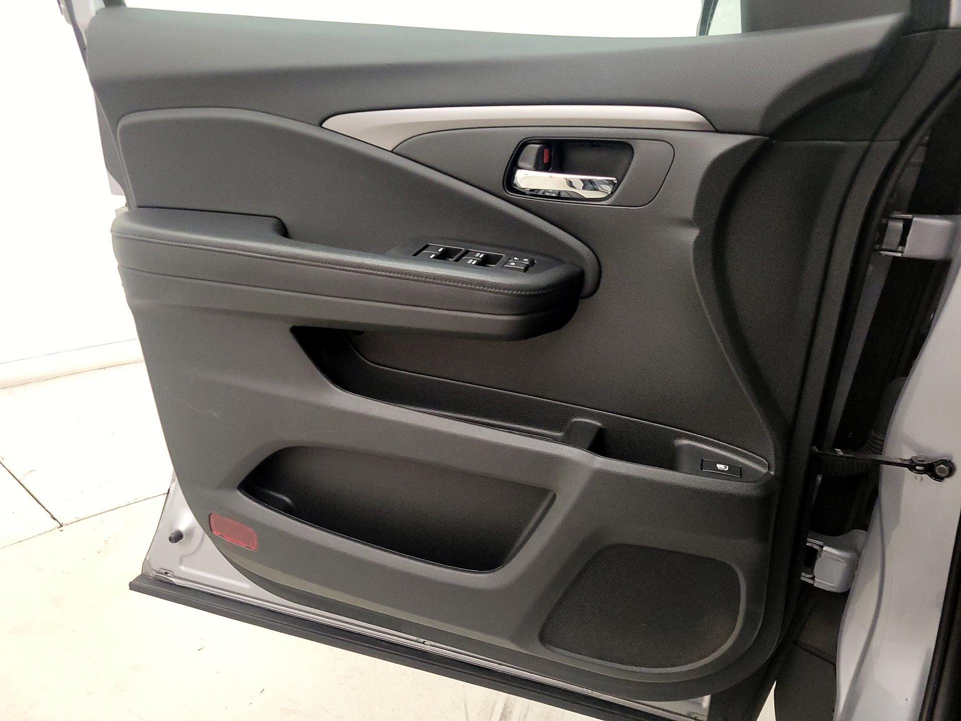 Thumbnail: 2019 Honda Passport - 12