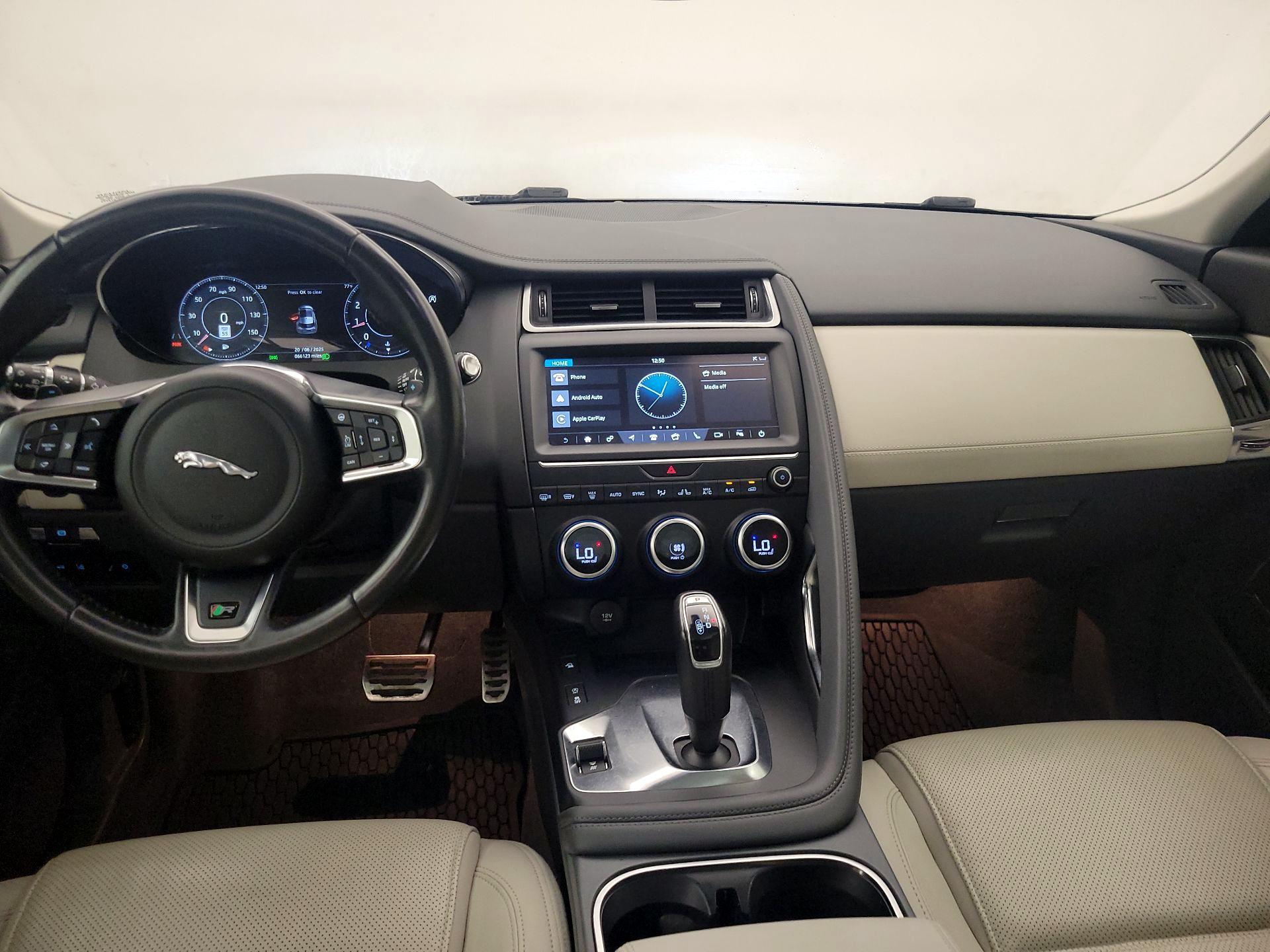 Thumbnail: 2019 Jaguar E-Pace - 9