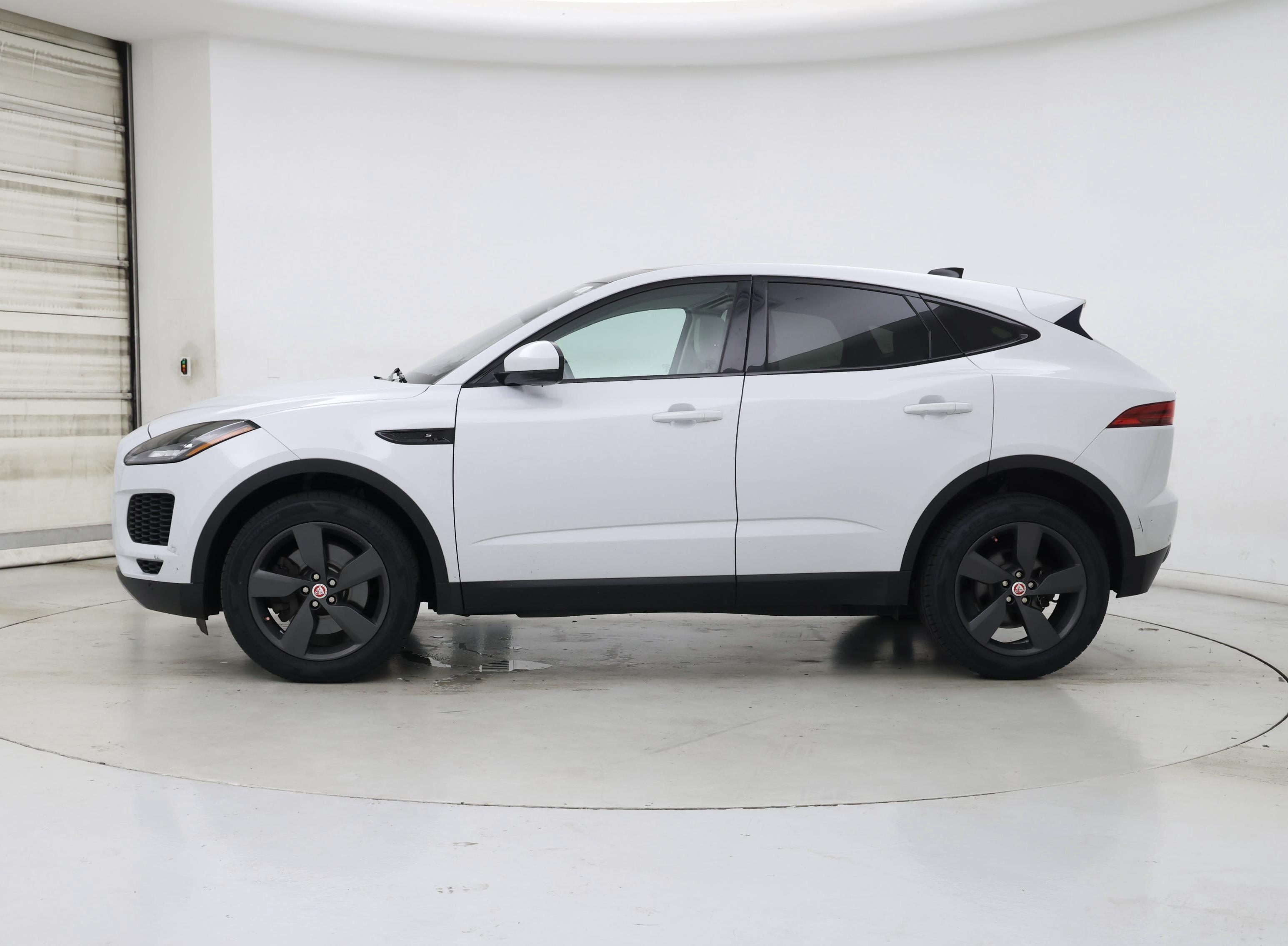 Thumbnail: 2019 Jaguar E-Pace - 3