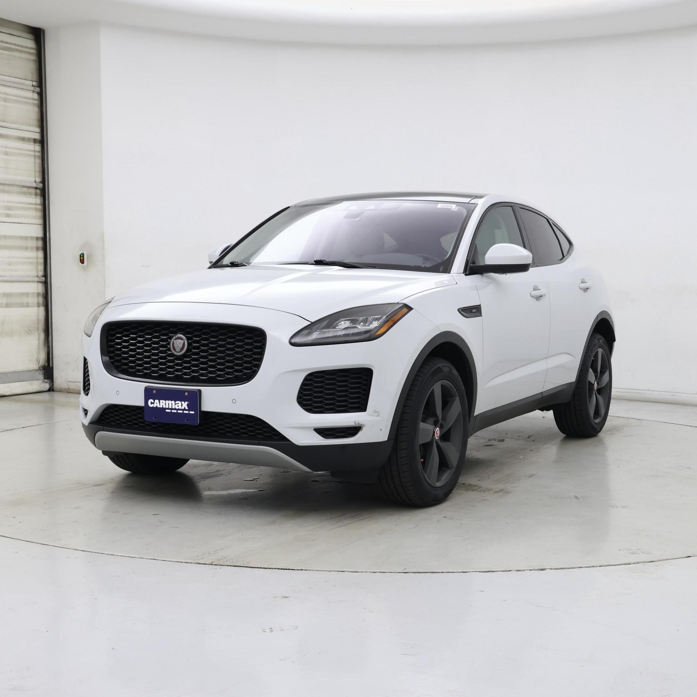Thumbnail: 2019 Jaguar E-Pace - 4