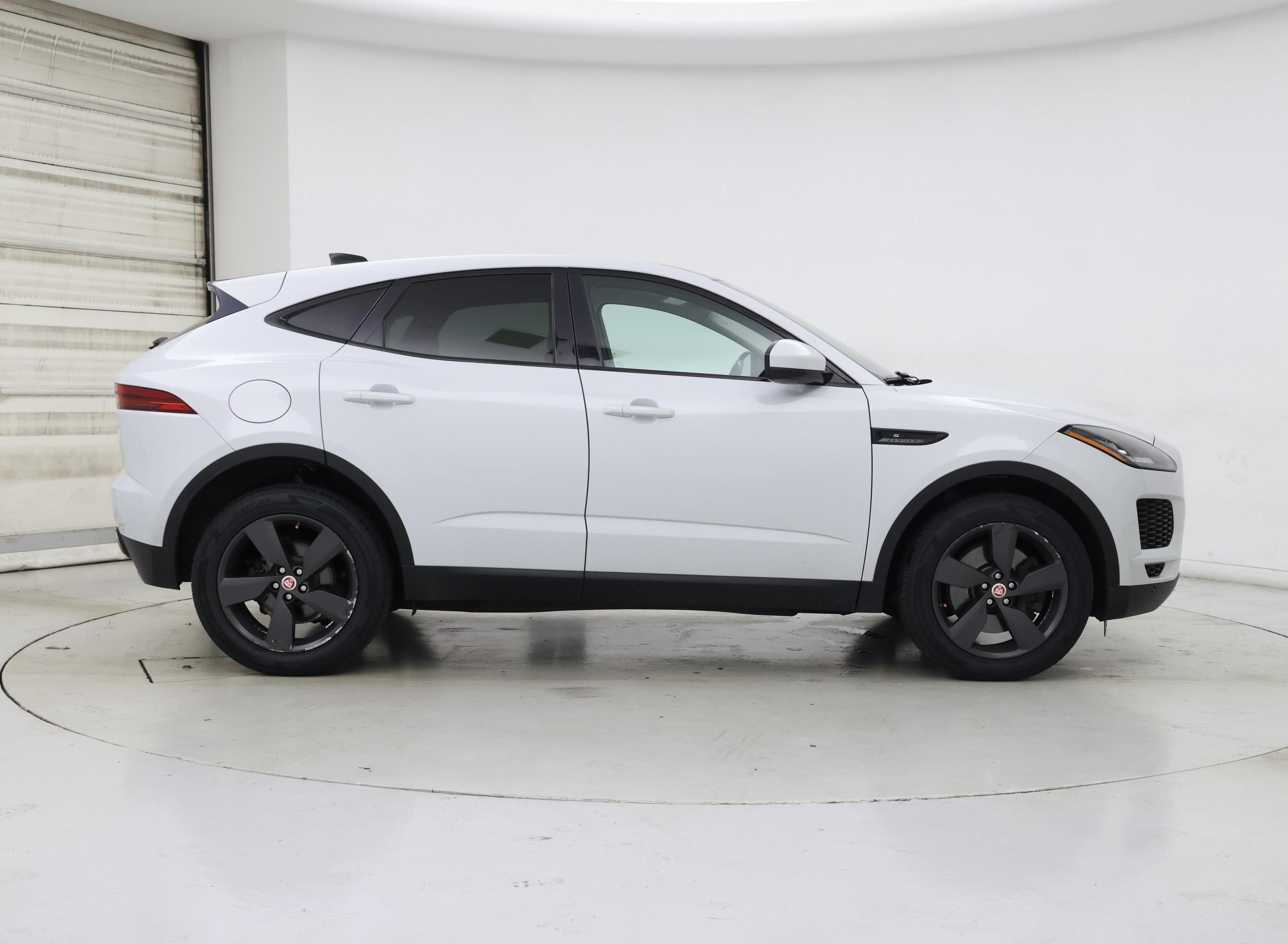 Thumbnail: 2019 Jaguar E-Pace - 7