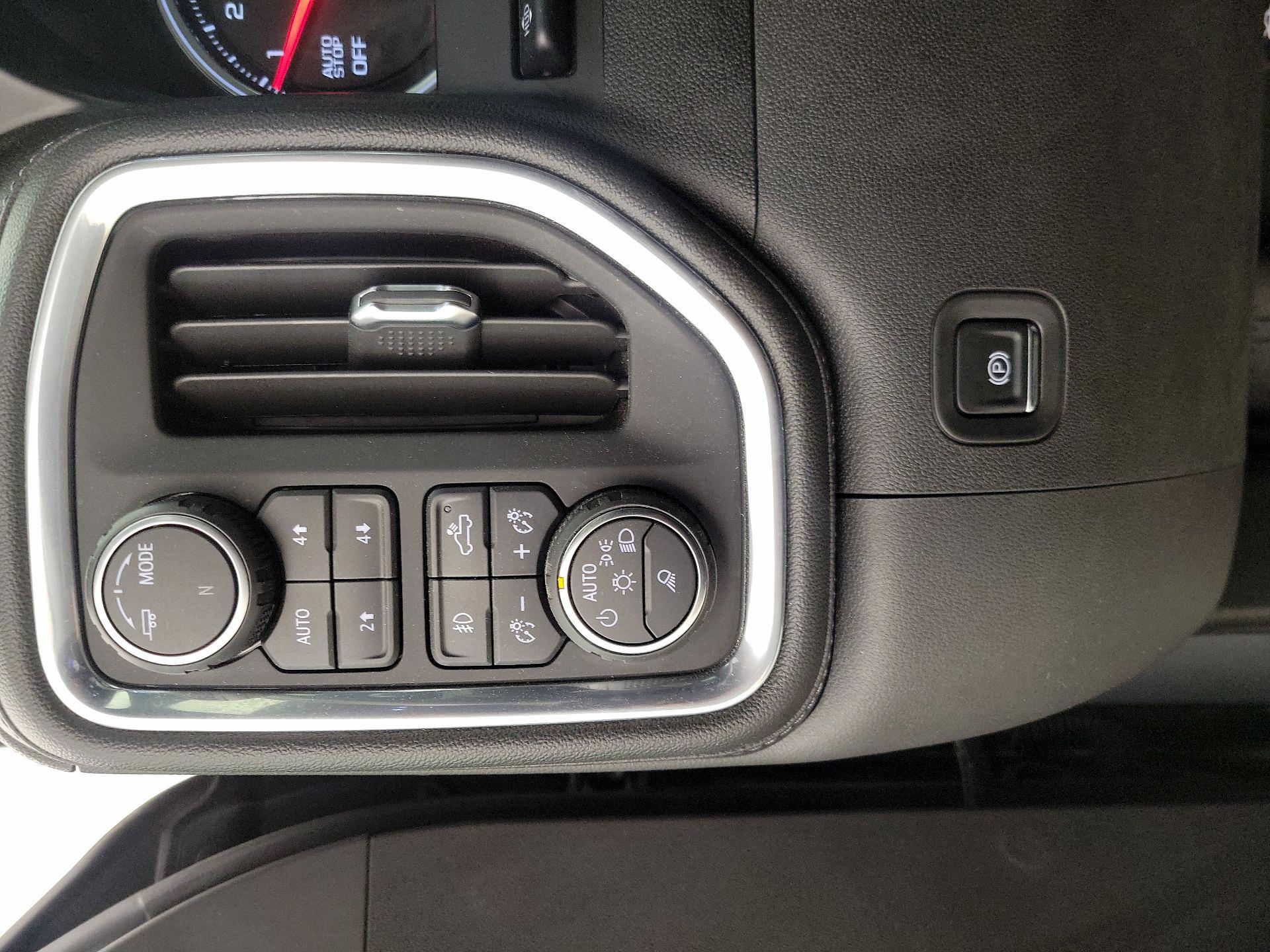 Thumbnail: 2021 Chevrolet Silverado 1500 - 13