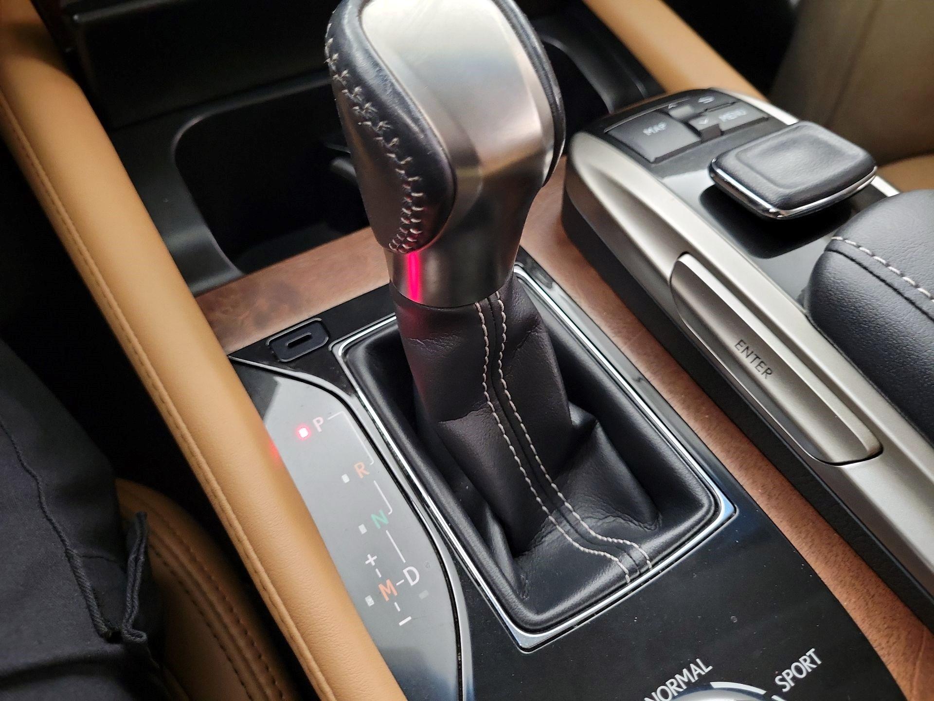 Thumbnail: 2019 Lexus GS - 17