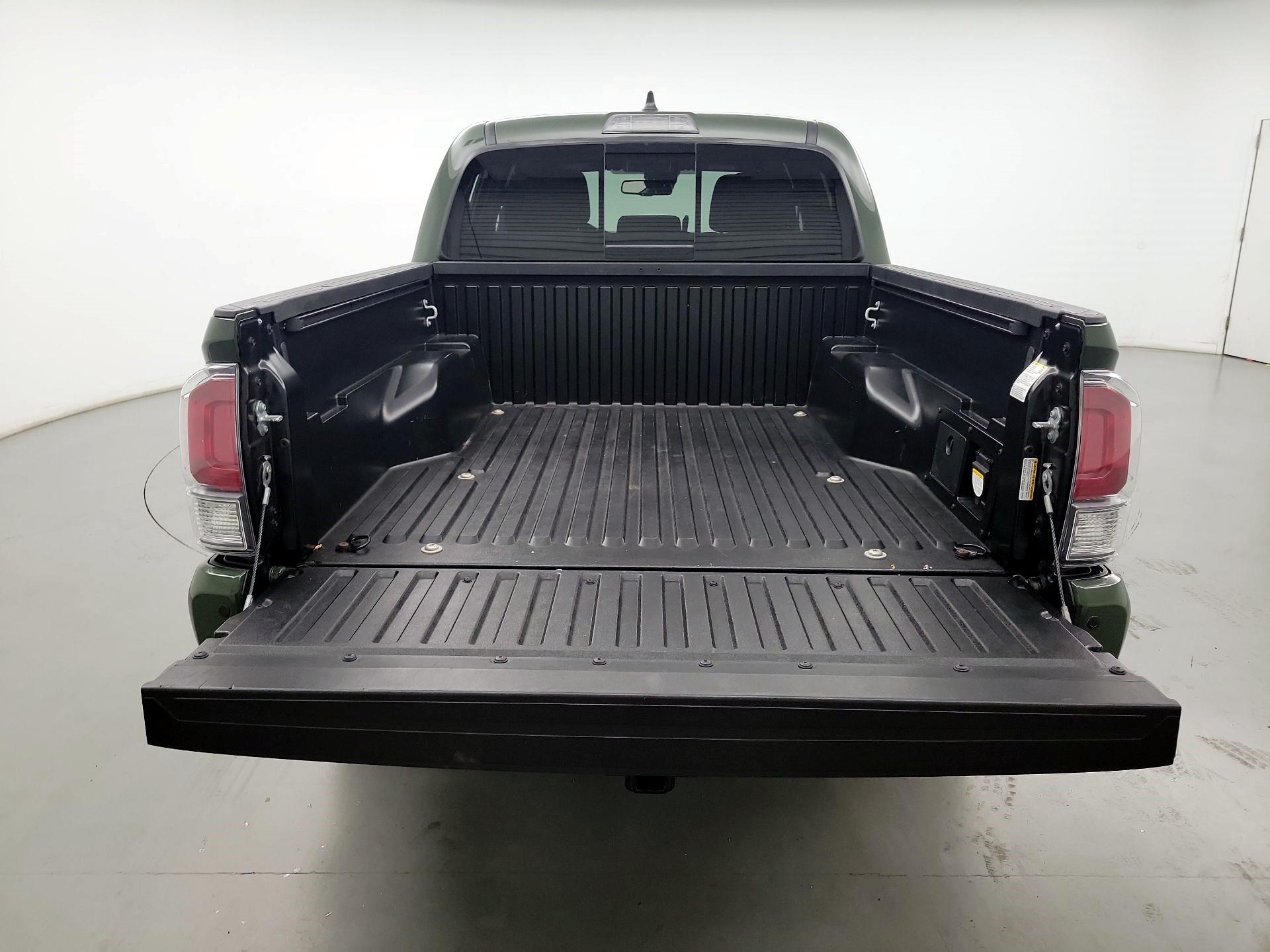 Thumbnail: 2022 Toyota Tacoma - 18