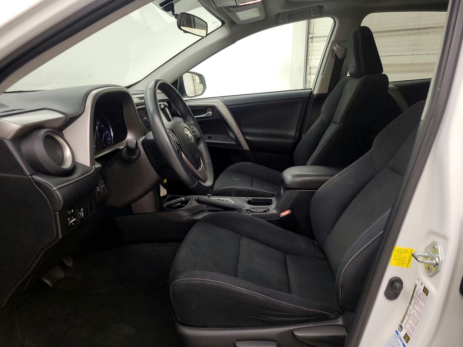 Thumbnail: 2016 Toyota RAV4 - 11