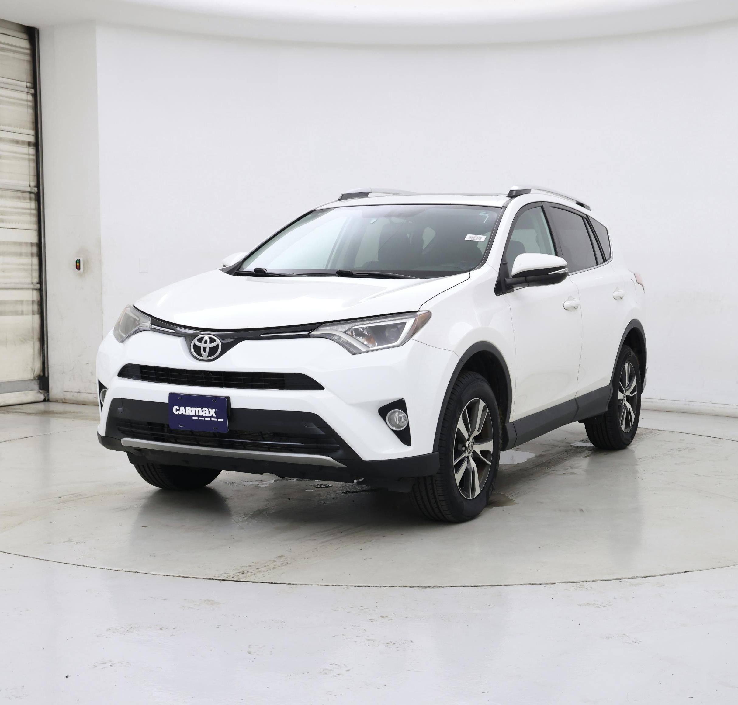 Thumbnail: 2016 Toyota RAV4 - 4
