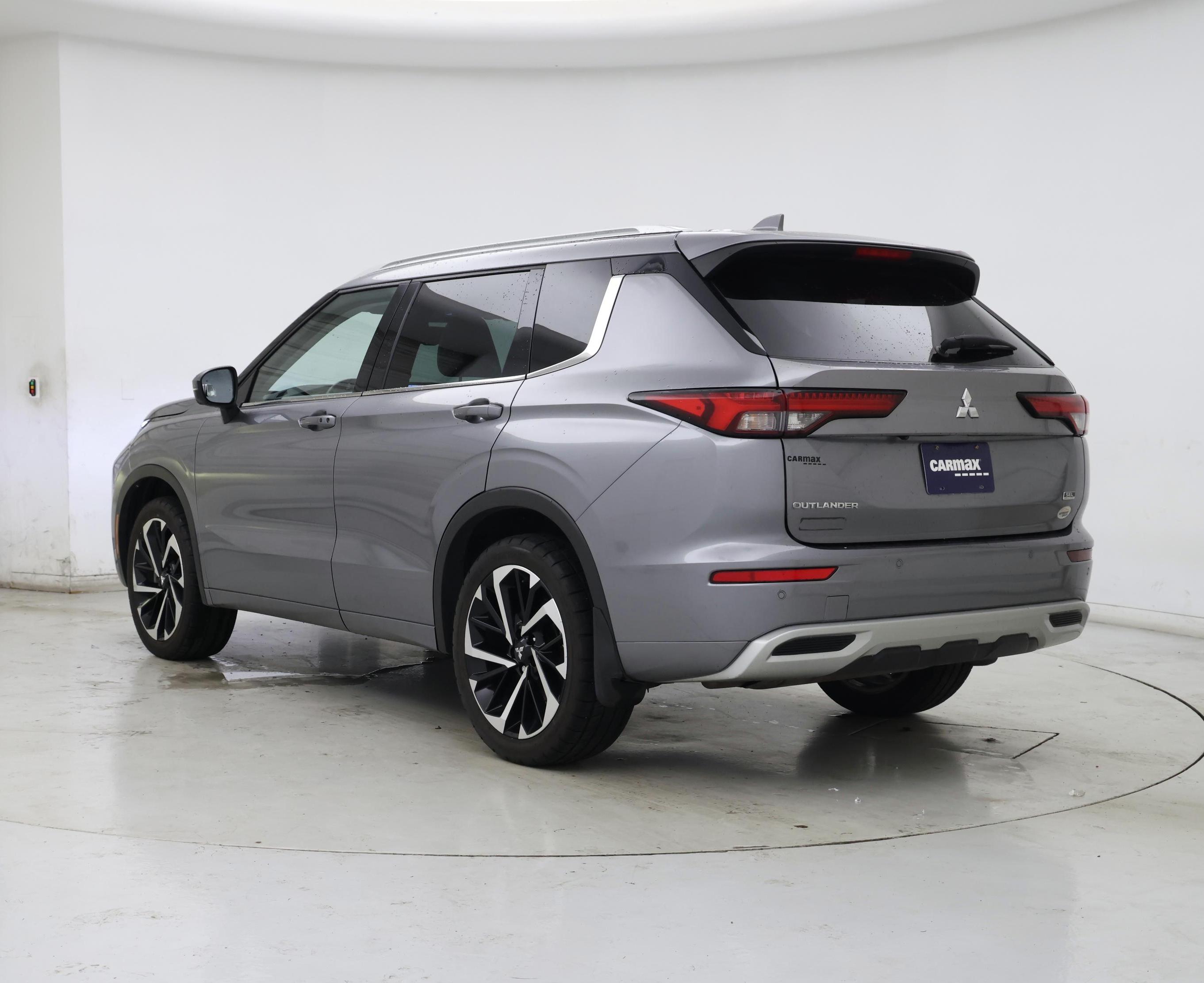 Thumbnail: 2022 Mitsubishi Outlander - 2