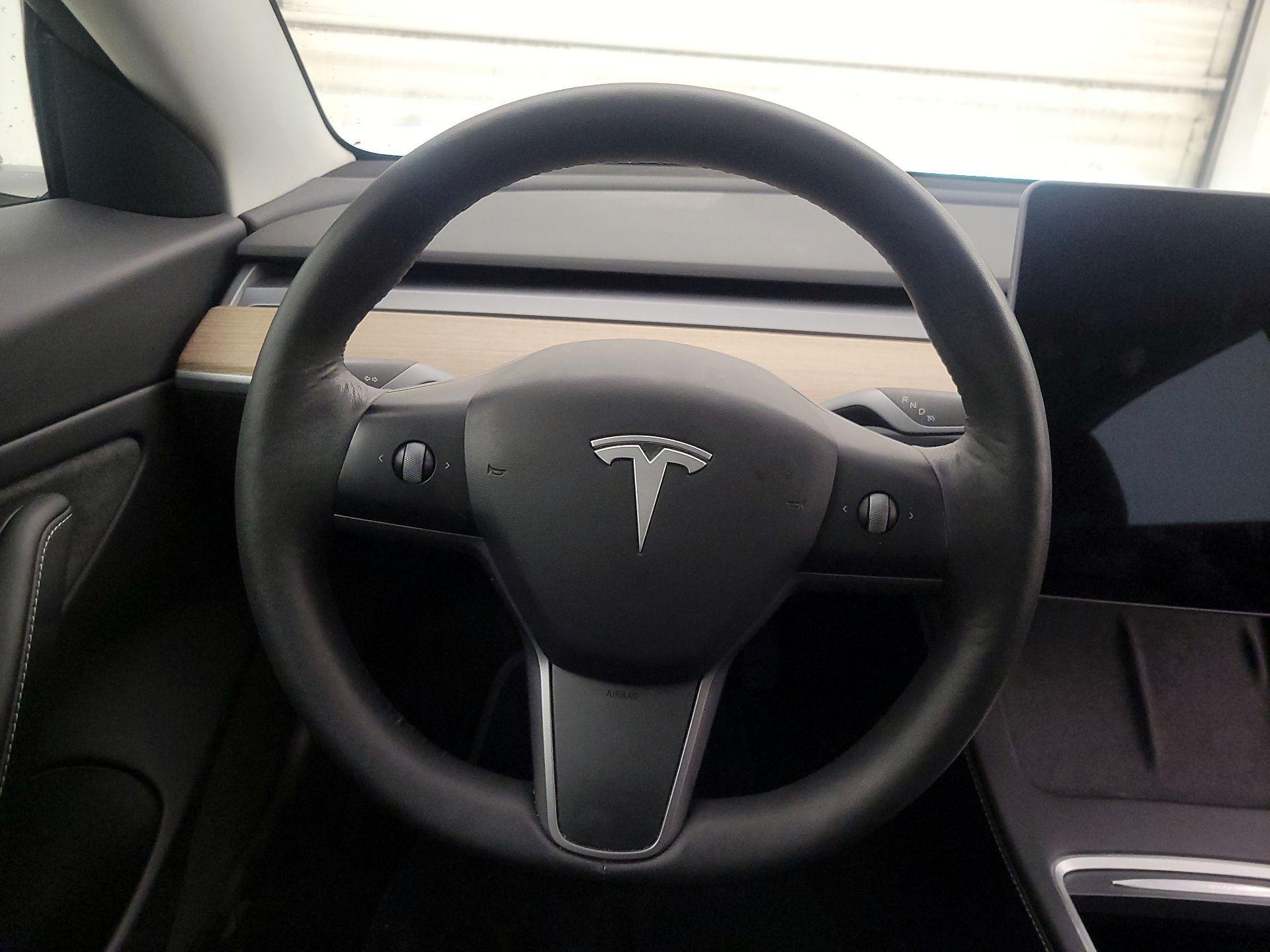 Thumbnail: 2021 Tesla Model 3 - 10