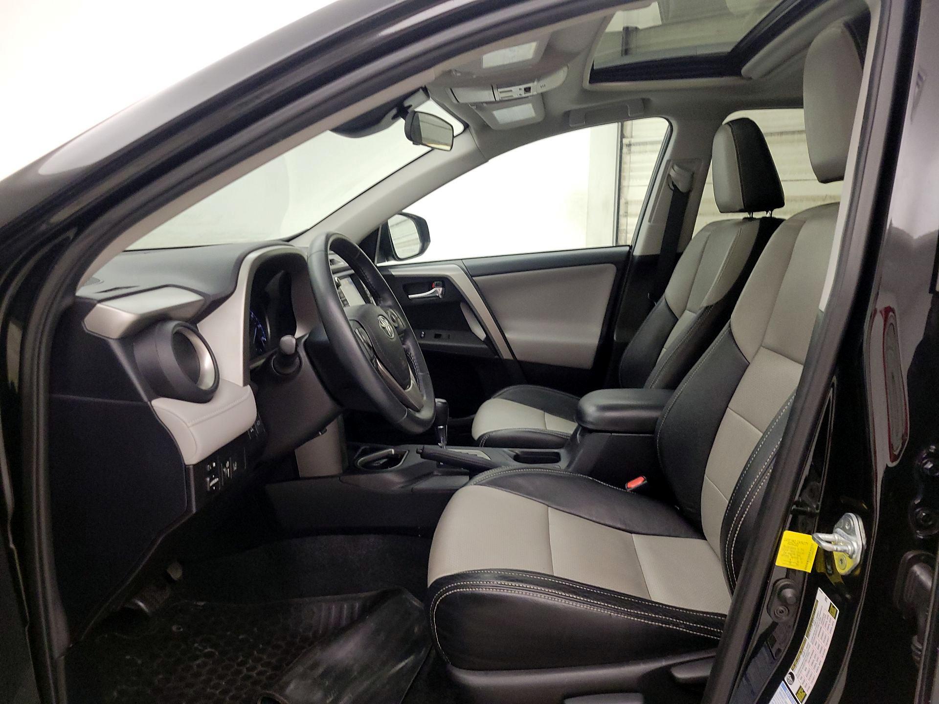 Thumbnail: 2017 Toyota RAV4 - 11
