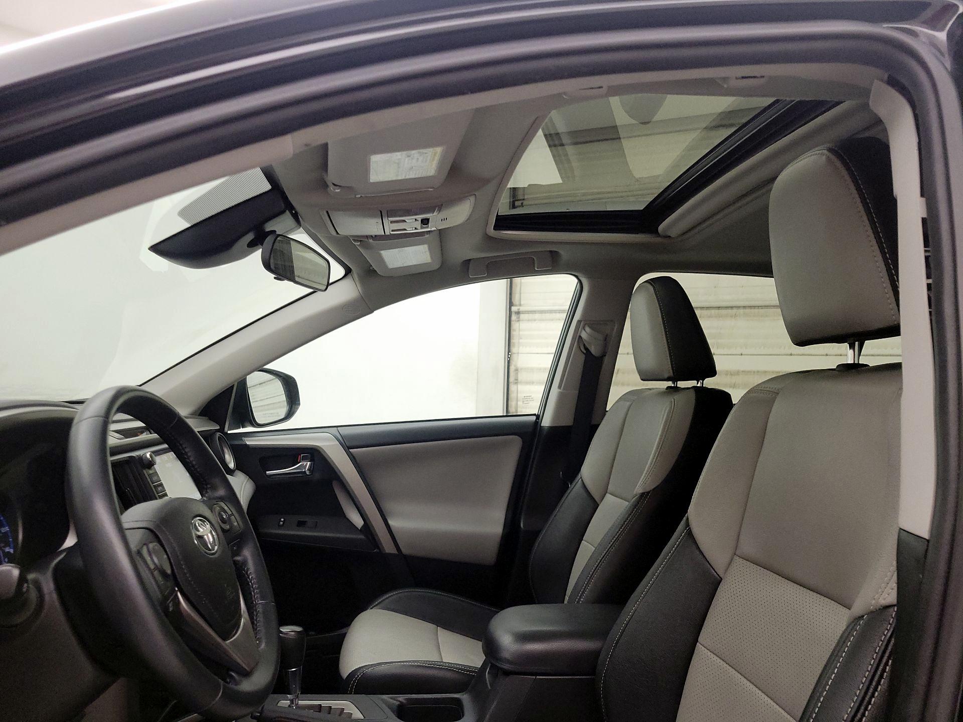 Thumbnail: 2017 Toyota RAV4 - 19