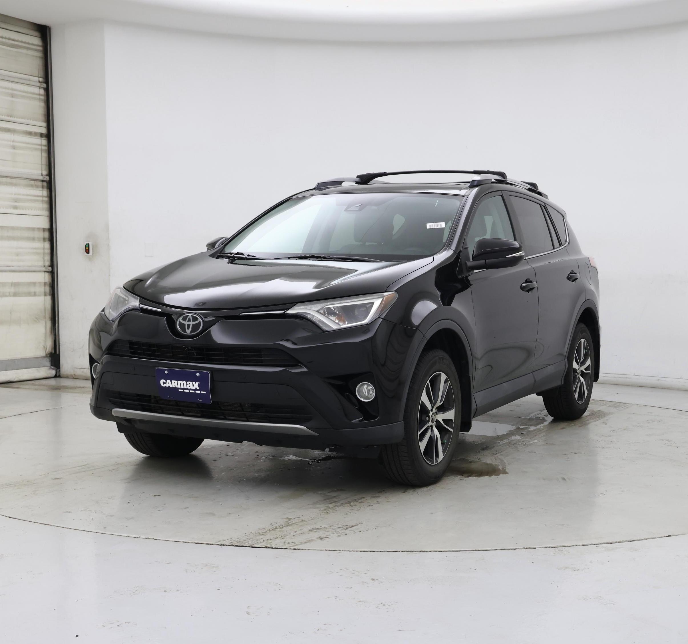 Thumbnail: 2017 Toyota RAV4 - 4