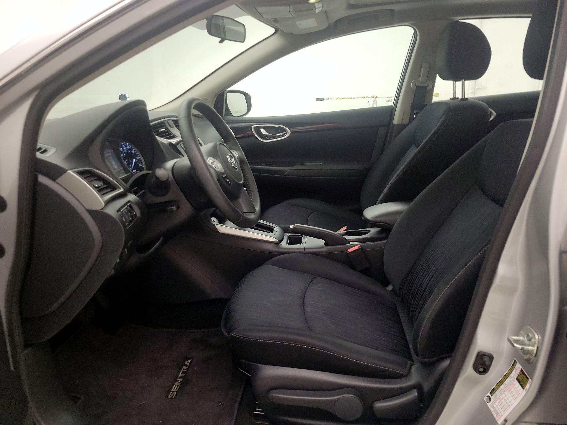 Thumbnail: 2019 Nissan Sentra - 11