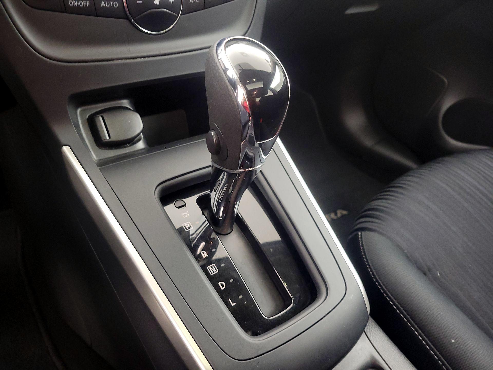 Thumbnail: 2019 Nissan Sentra - 17