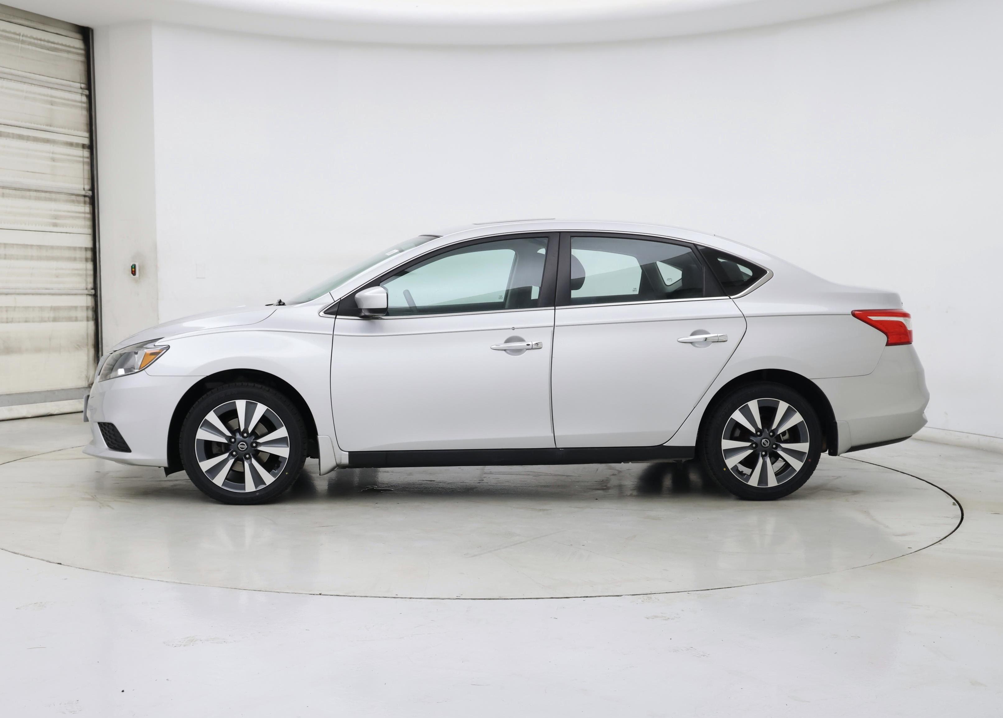 Thumbnail: 2019 Nissan Sentra - 3