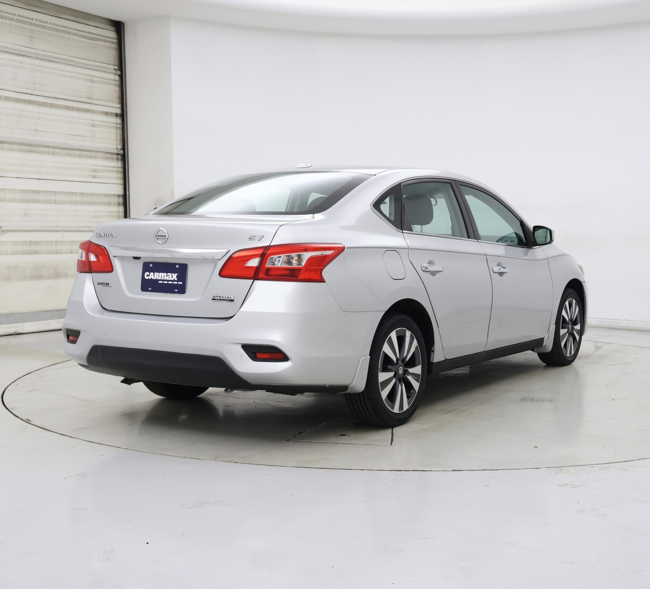 Thumbnail: 2019 Nissan Sentra - 8