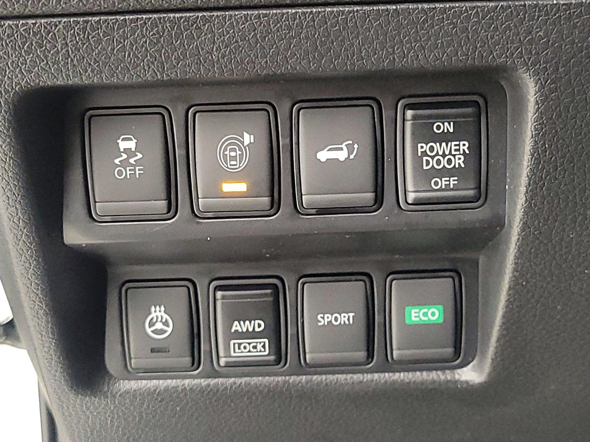 Thumbnail: 2017 Nissan Rogue - 13