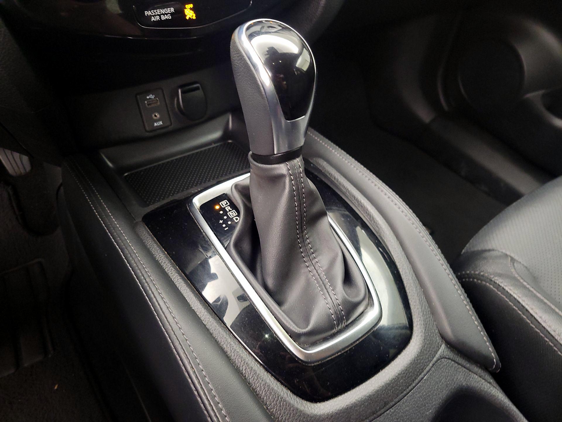 Thumbnail: 2017 Nissan Rogue - 17