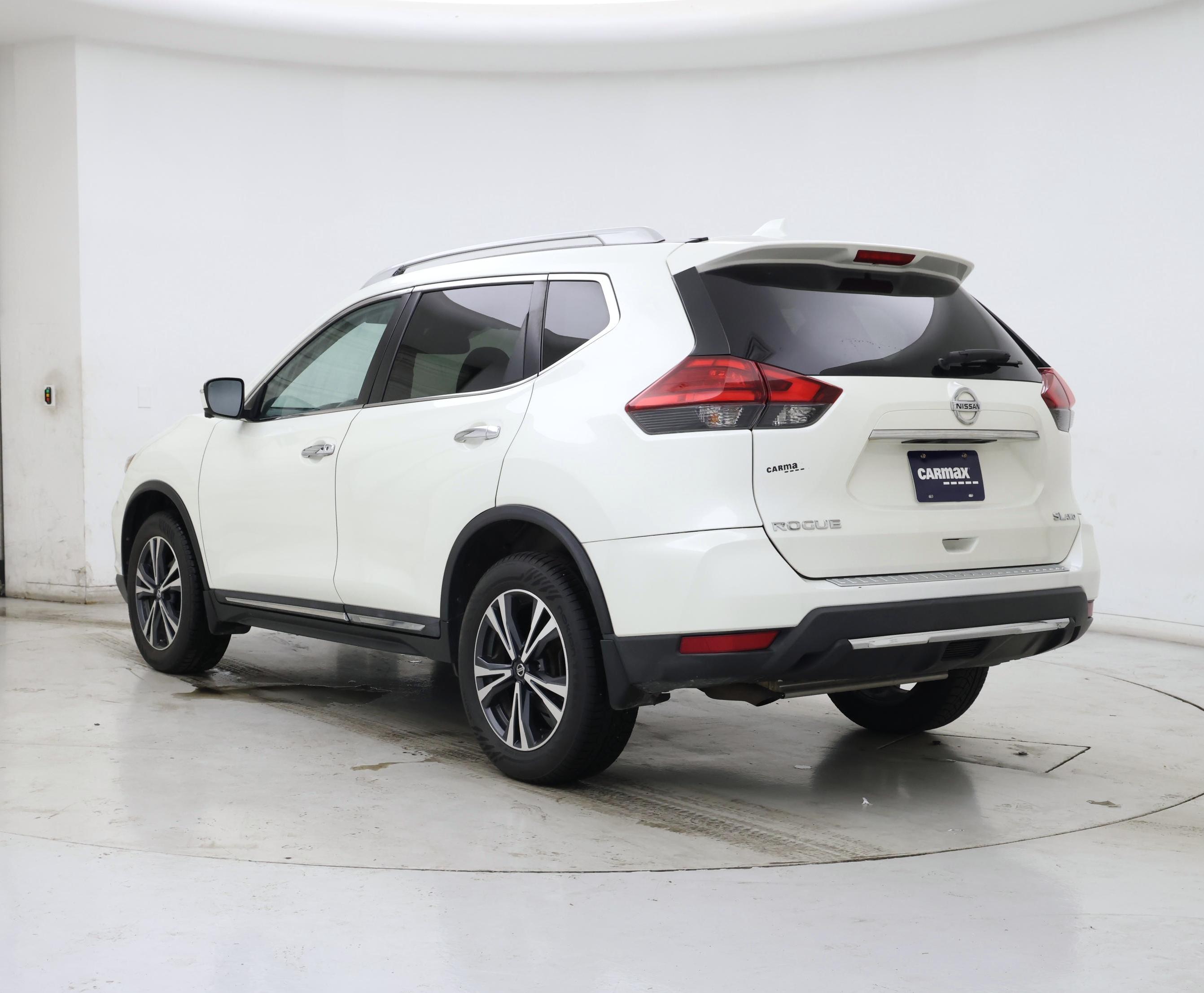 Thumbnail: 2017 Nissan Rogue - 2