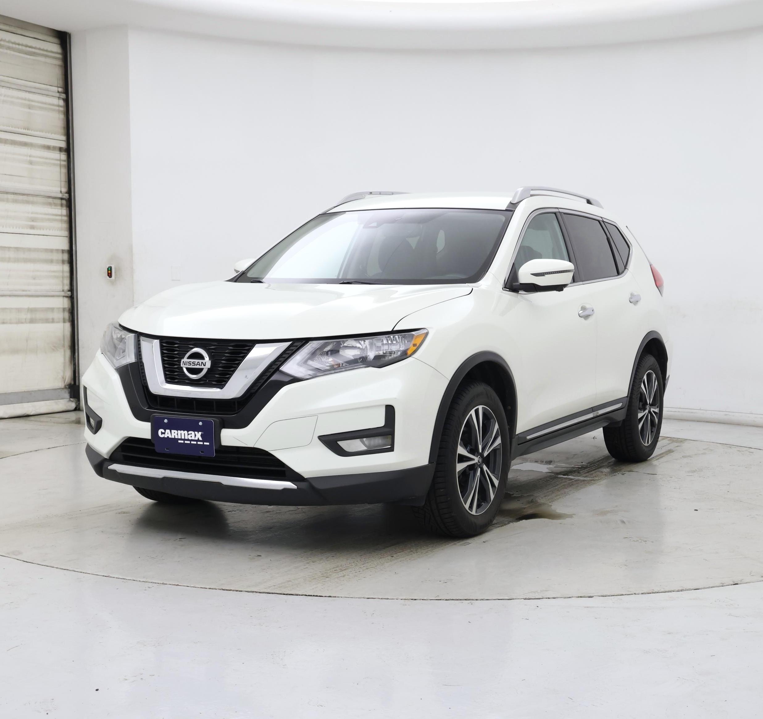 Thumbnail: 2017 Nissan Rogue - 4