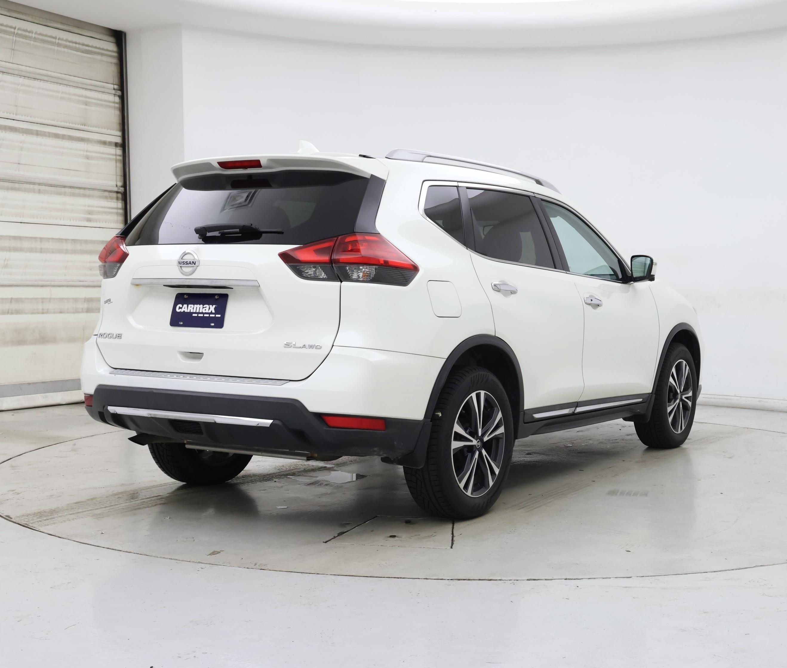 Thumbnail: 2017 Nissan Rogue - 8