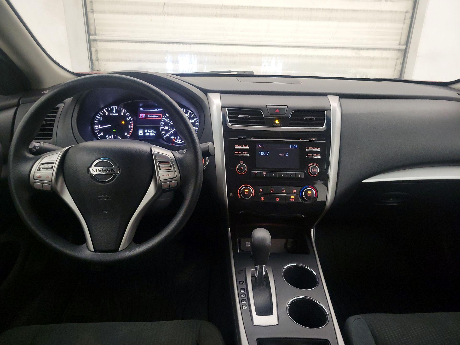 Thumbnail: 2015 Nissan Altima - 9