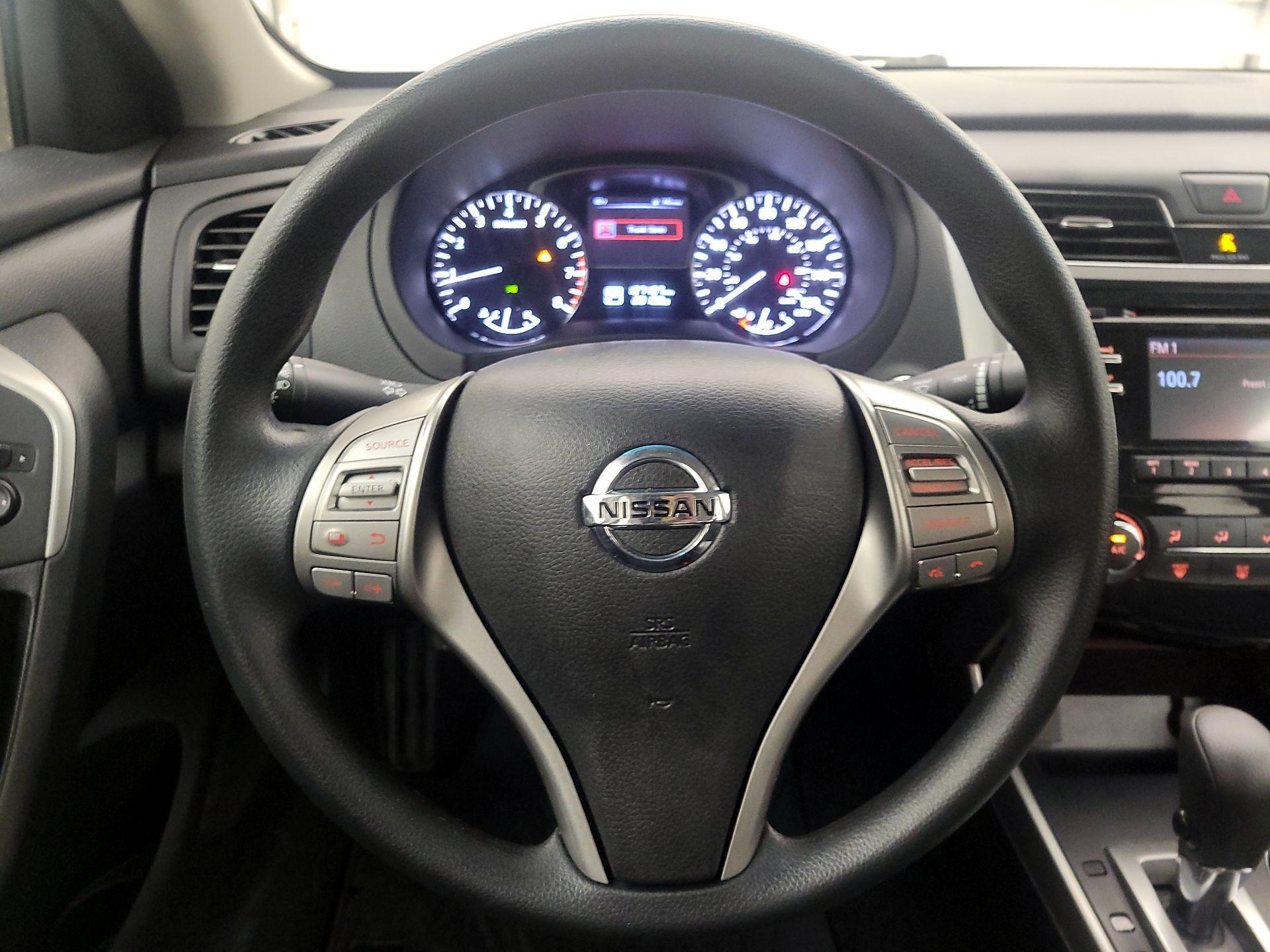 Thumbnail: 2015 Nissan Altima - 10