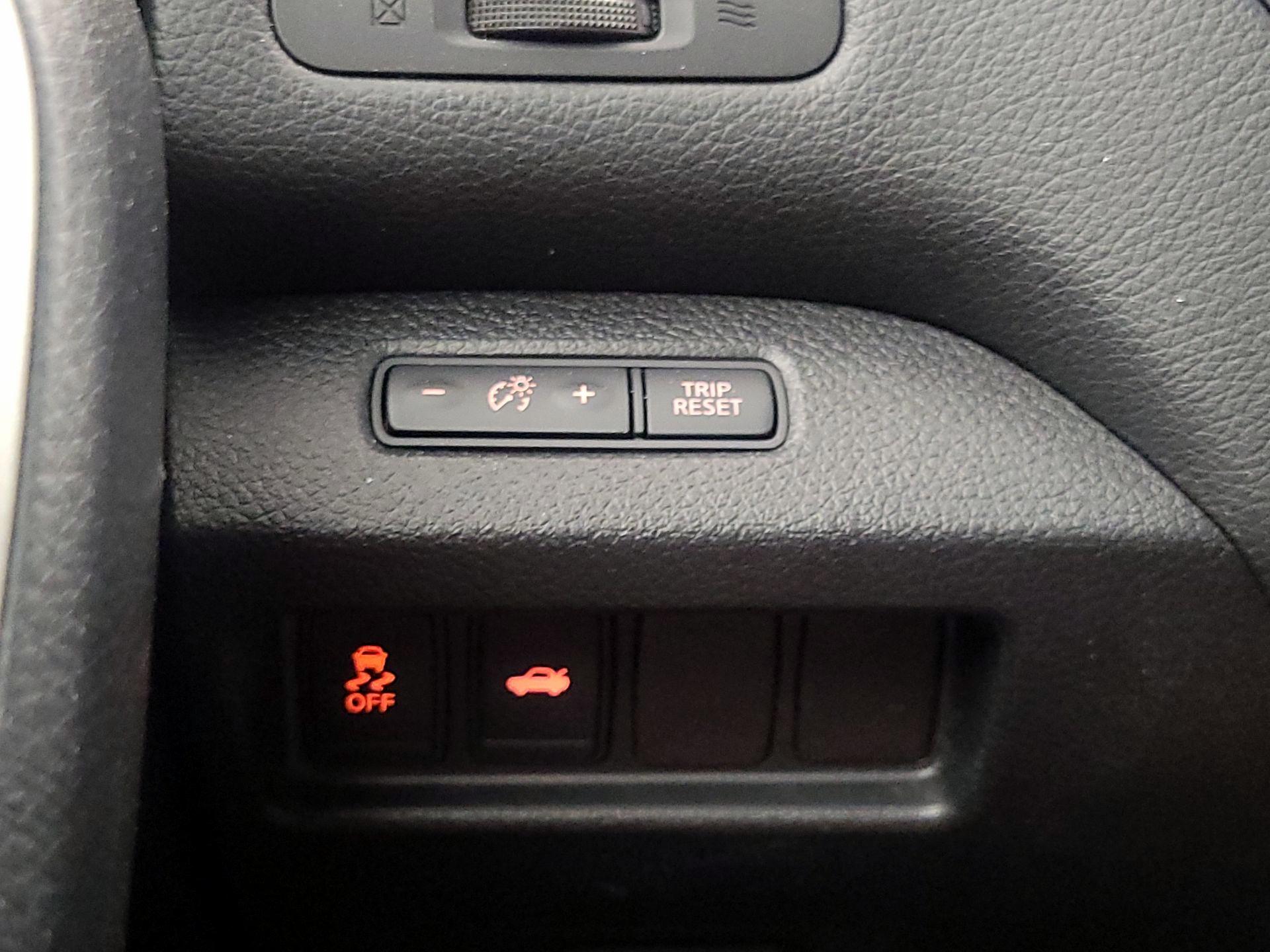 Thumbnail: 2015 Nissan Altima - 13