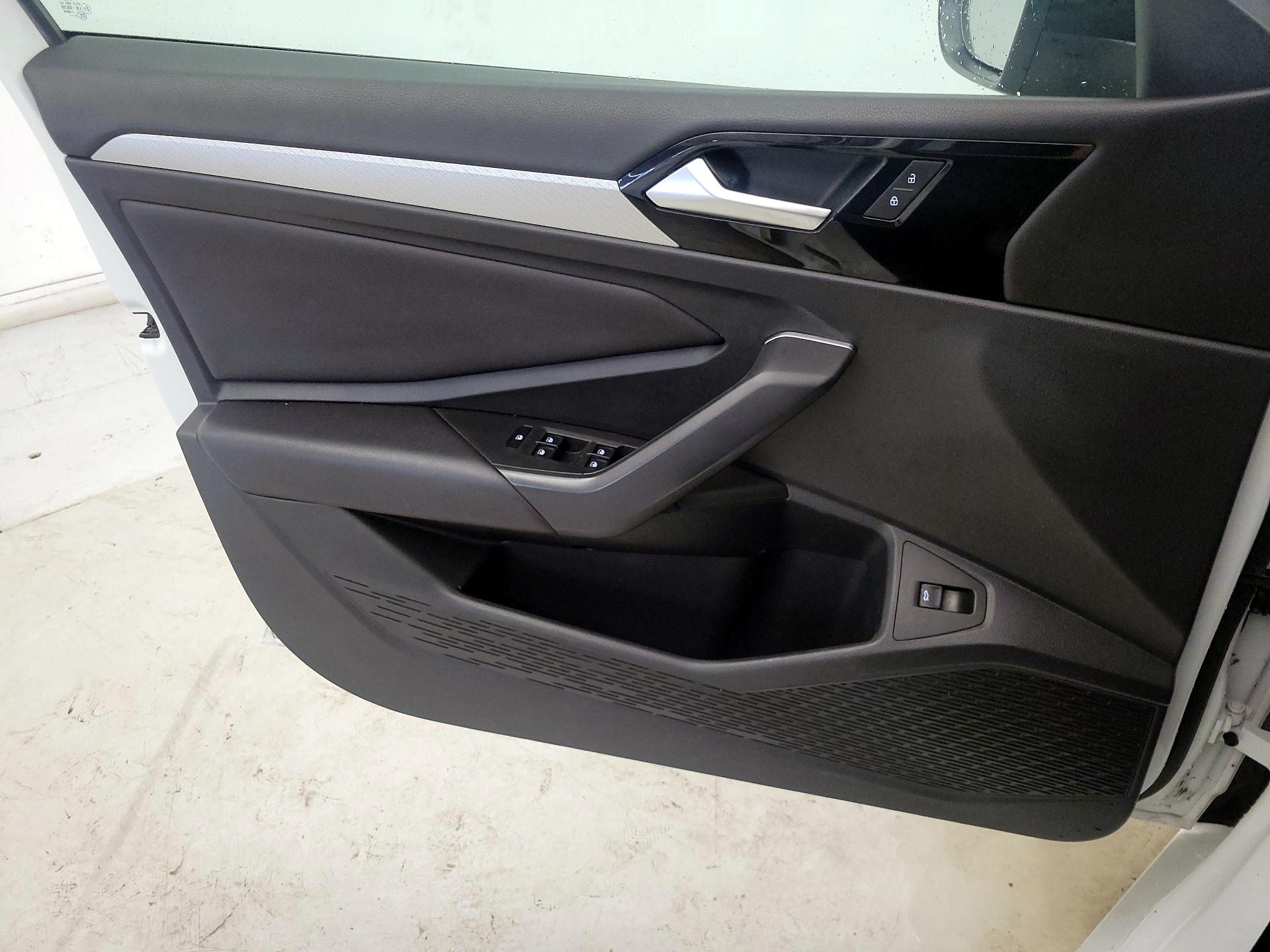Thumbnail: 2019 Volkswagen Jetta - 12