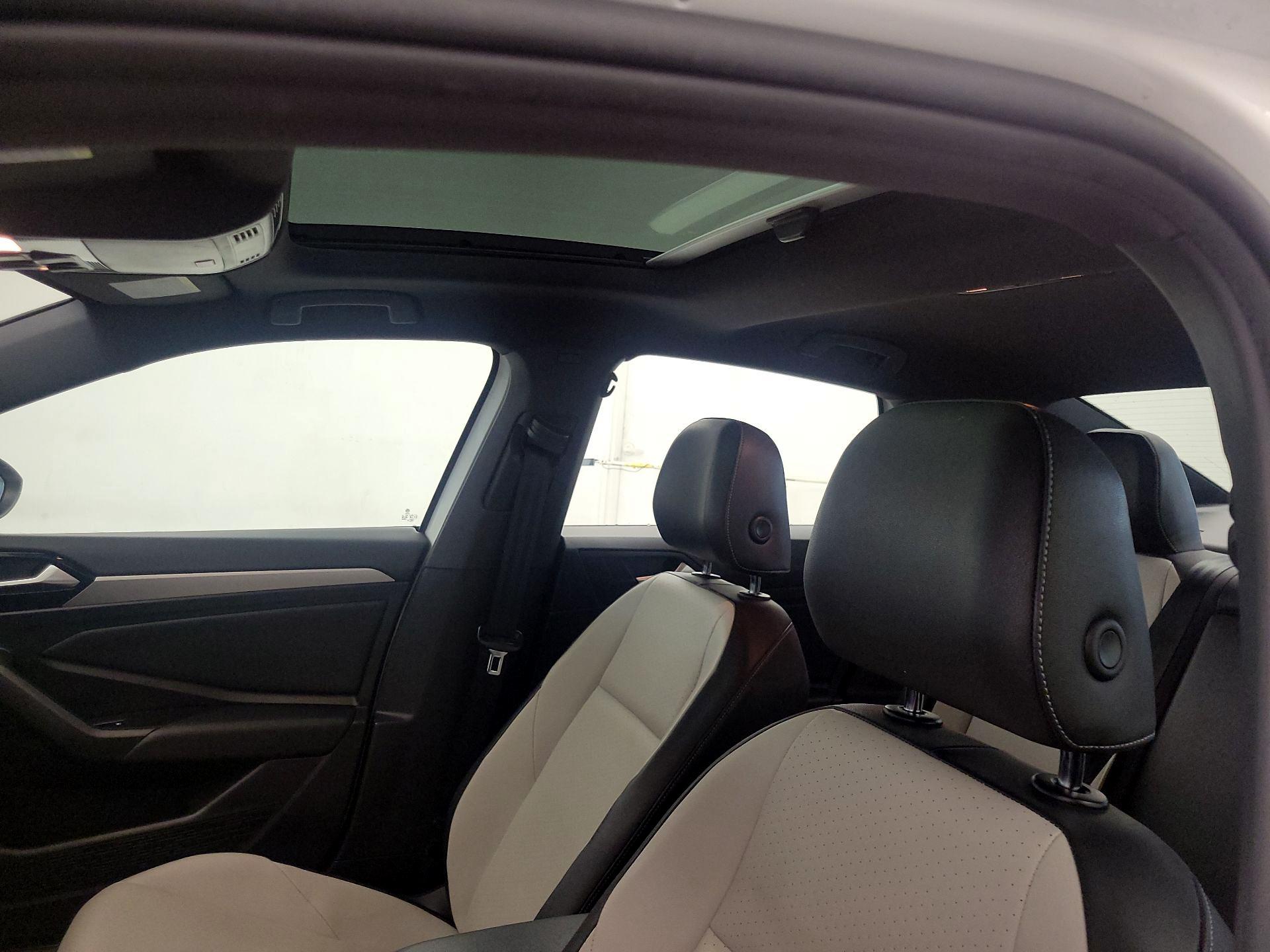 Thumbnail: 2019 Volkswagen Jetta - 19