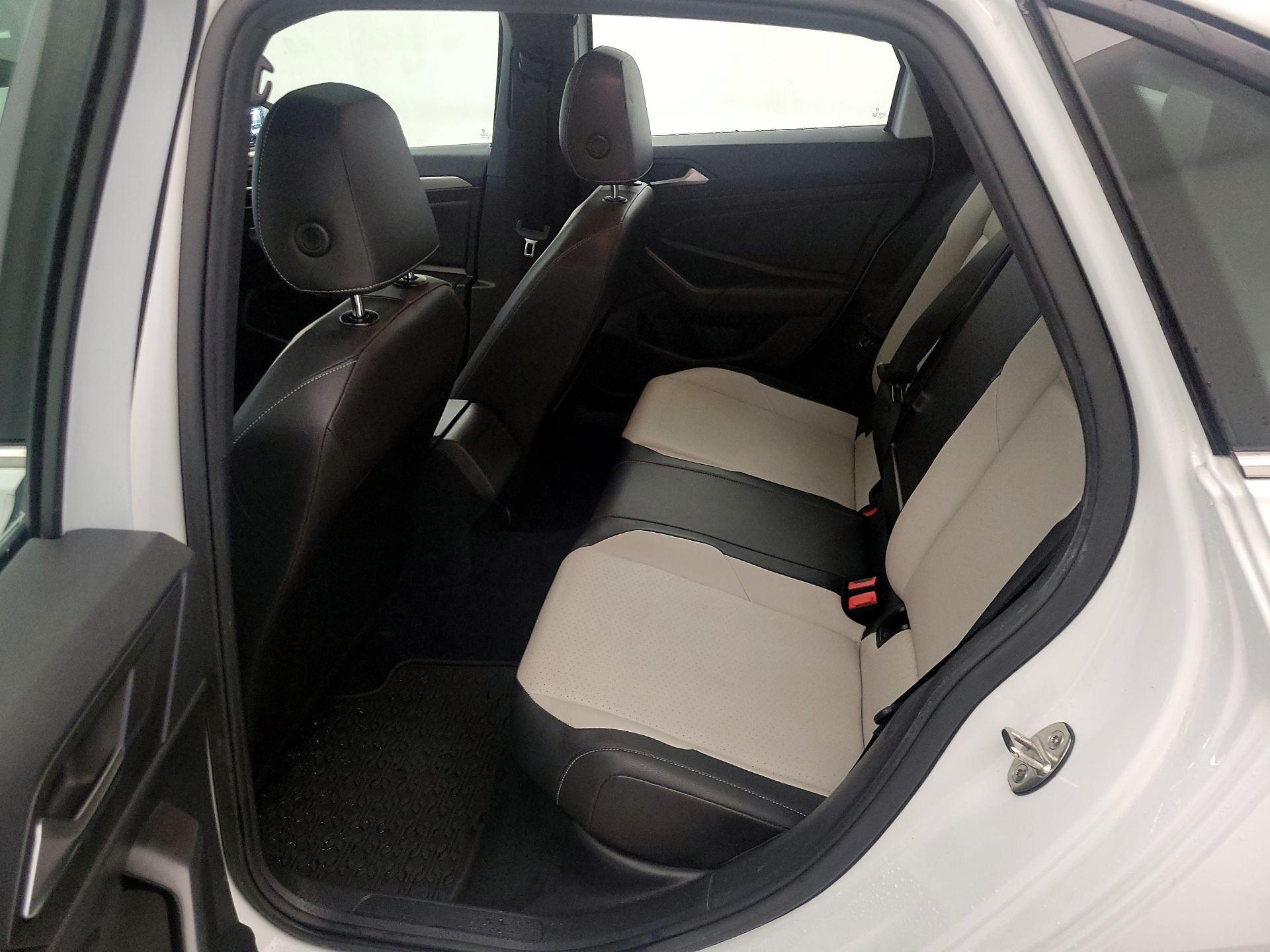 Thumbnail: 2019 Volkswagen Jetta - 20