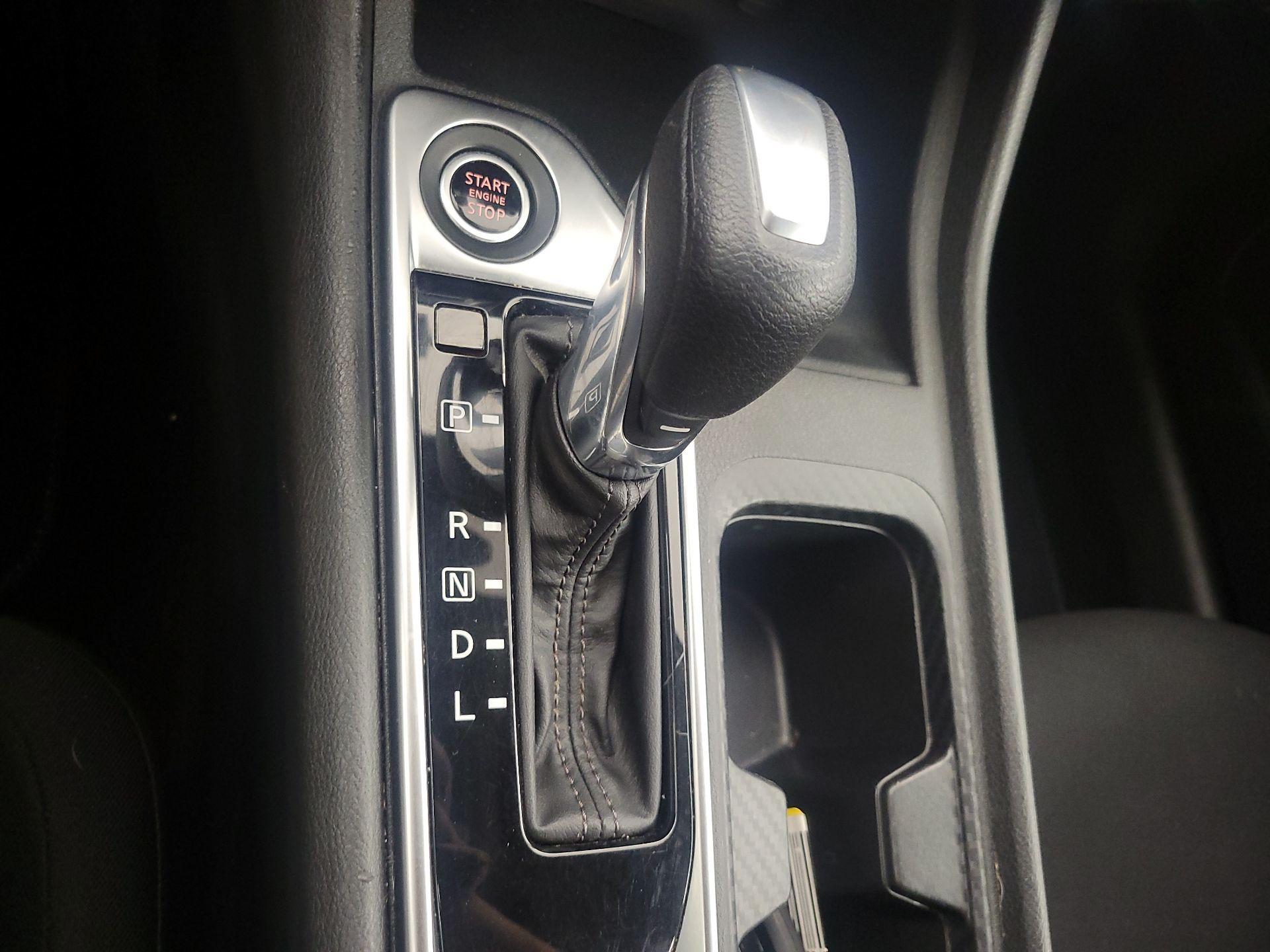 Thumbnail: 2020 Nissan Sentra - 17