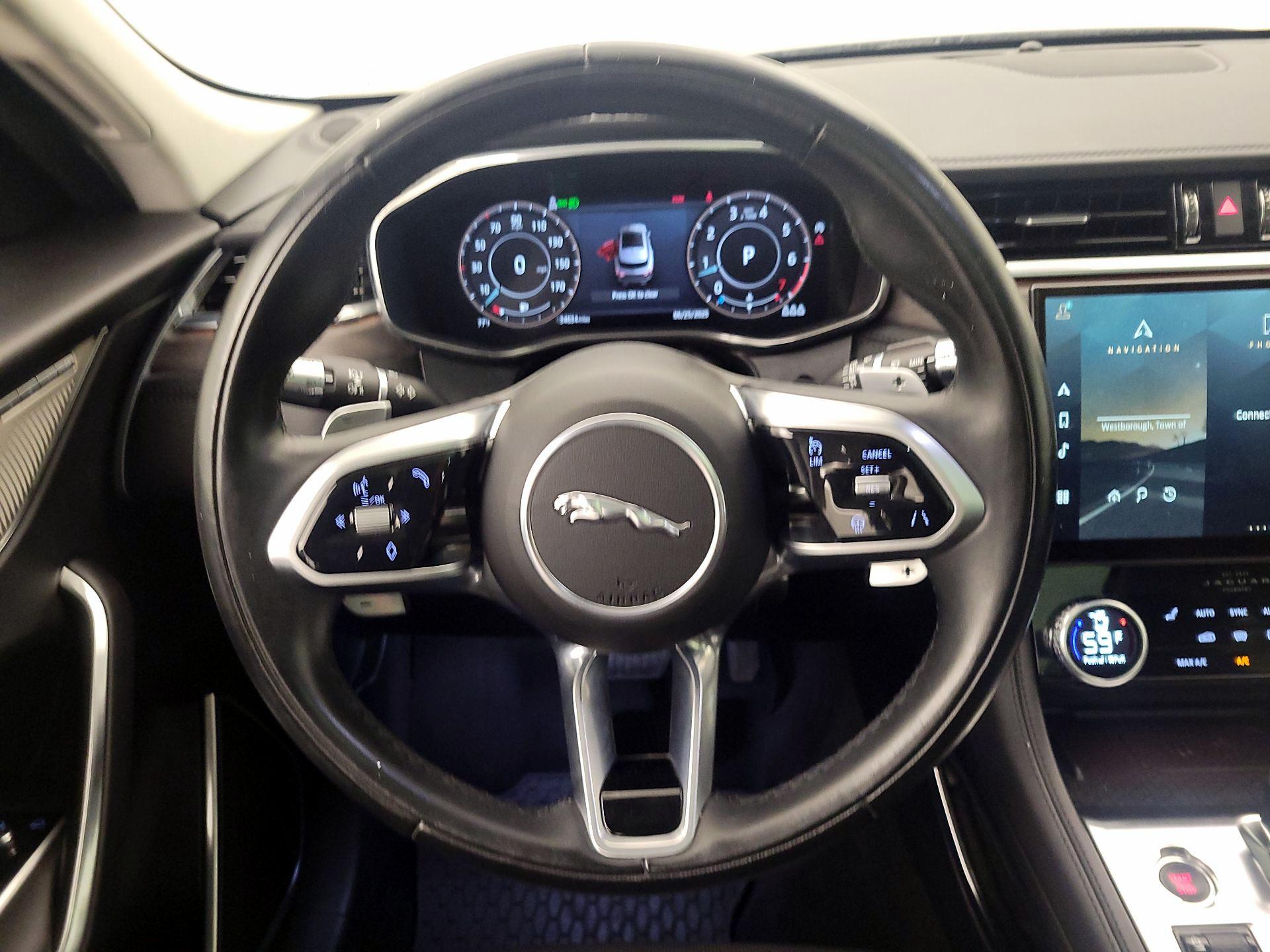 Thumbnail: 2021 Jaguar F-Pace - 10