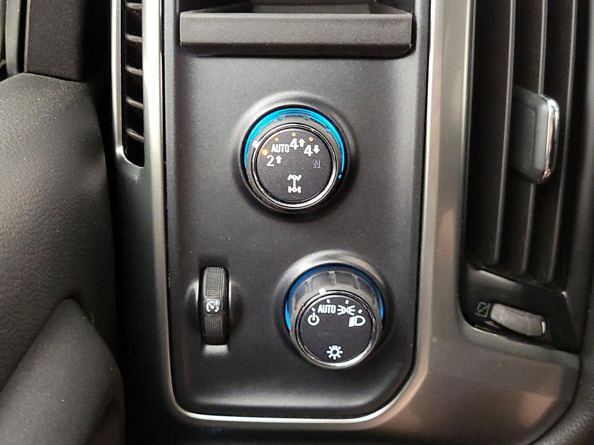 Thumbnail: 2019 Chevrolet Silverado 1500 - 13